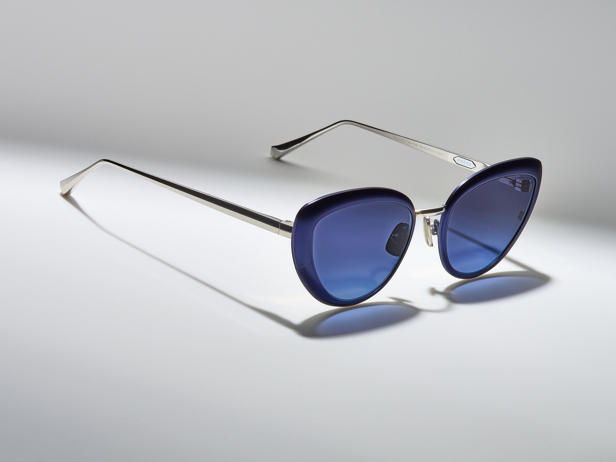 Barracuda Navy / Platinum - ST001 #color_navy-platinum-st001