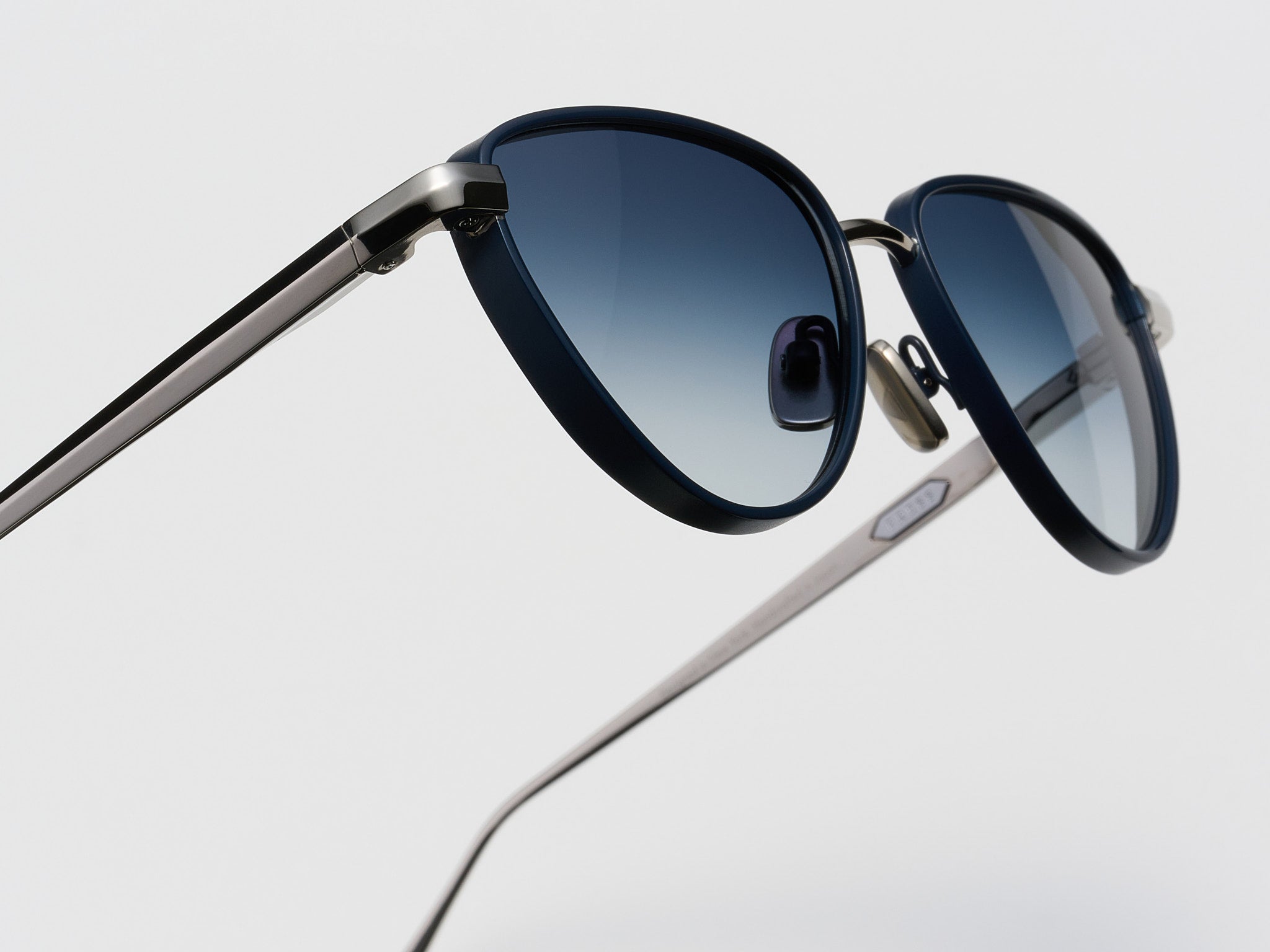 Moon Navy - DR011 #color_navy-dr011