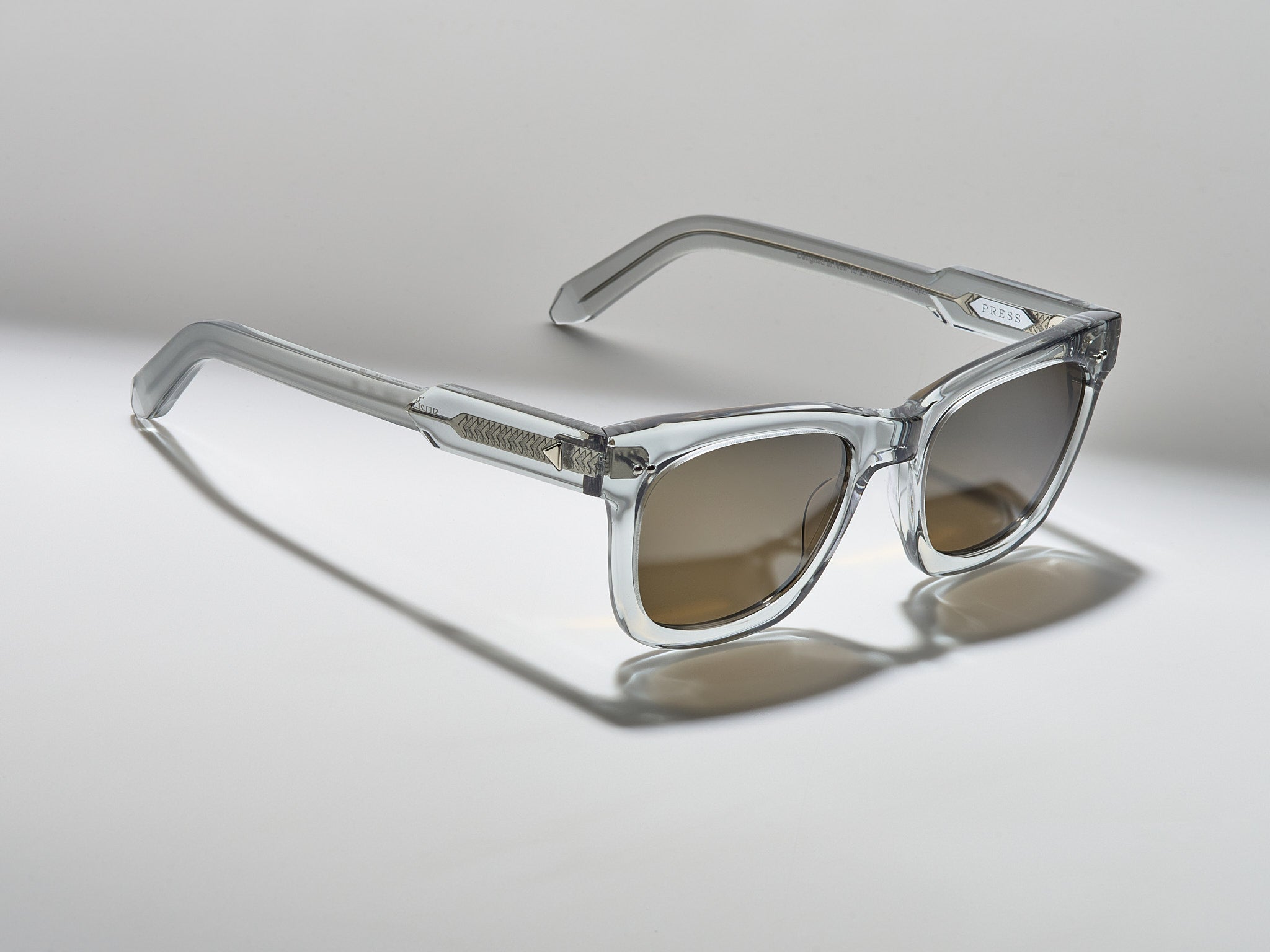 The Candy Man Smoke Crystal / Silver - TI009 #color_smoke-crystal-silver-ti009