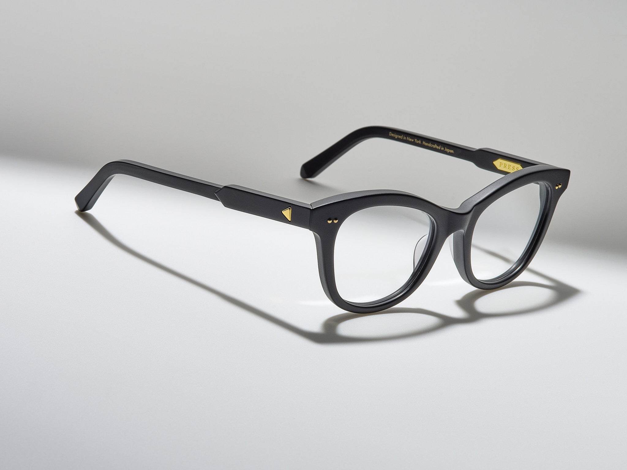The Charade Optical Matte Black / Gold - TI001 #color_matte-black-gold-ti001