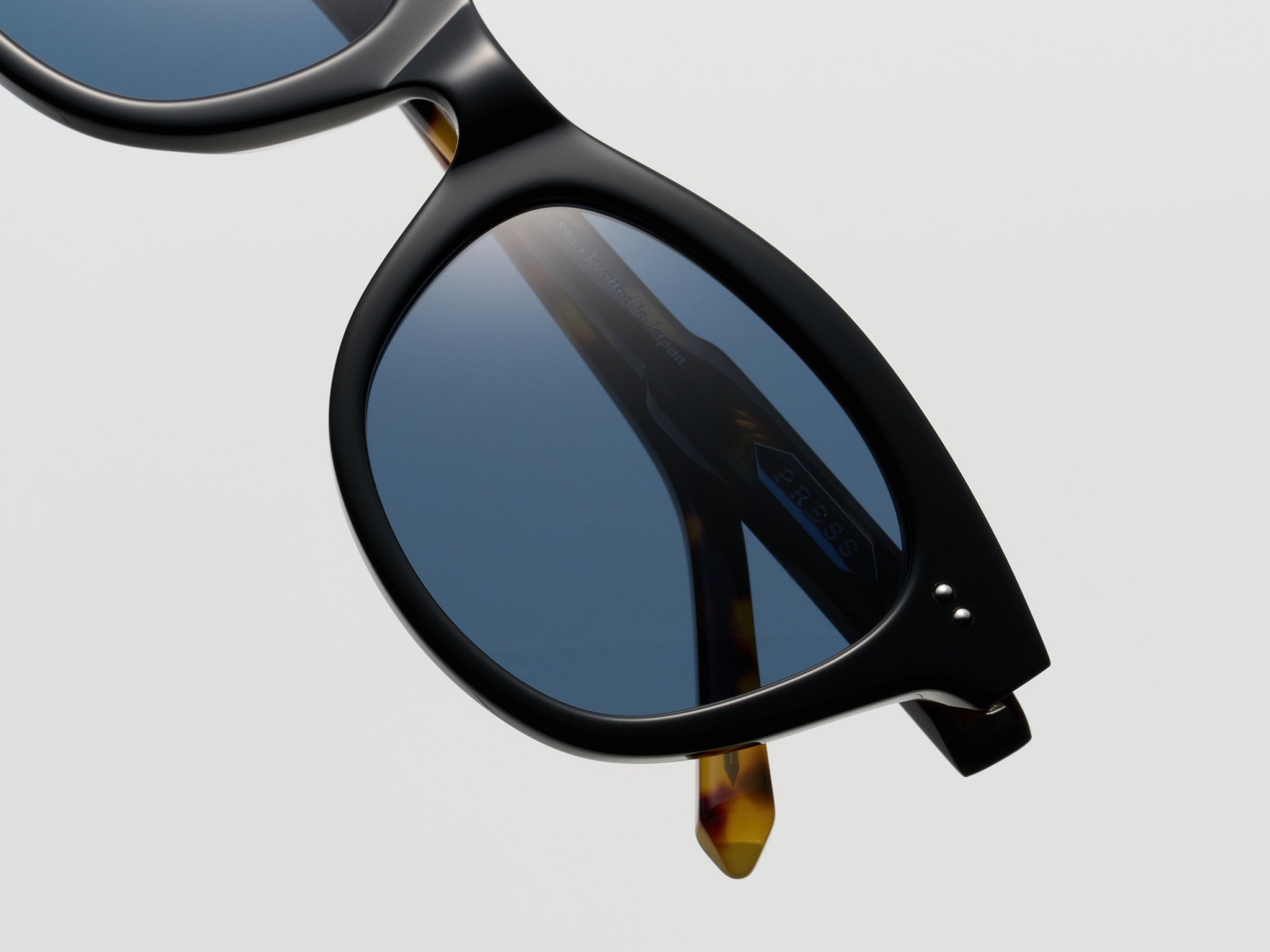 The Charade Black Tortoise / Silver - TI015 #color_black-tortoise-silver-ti015
