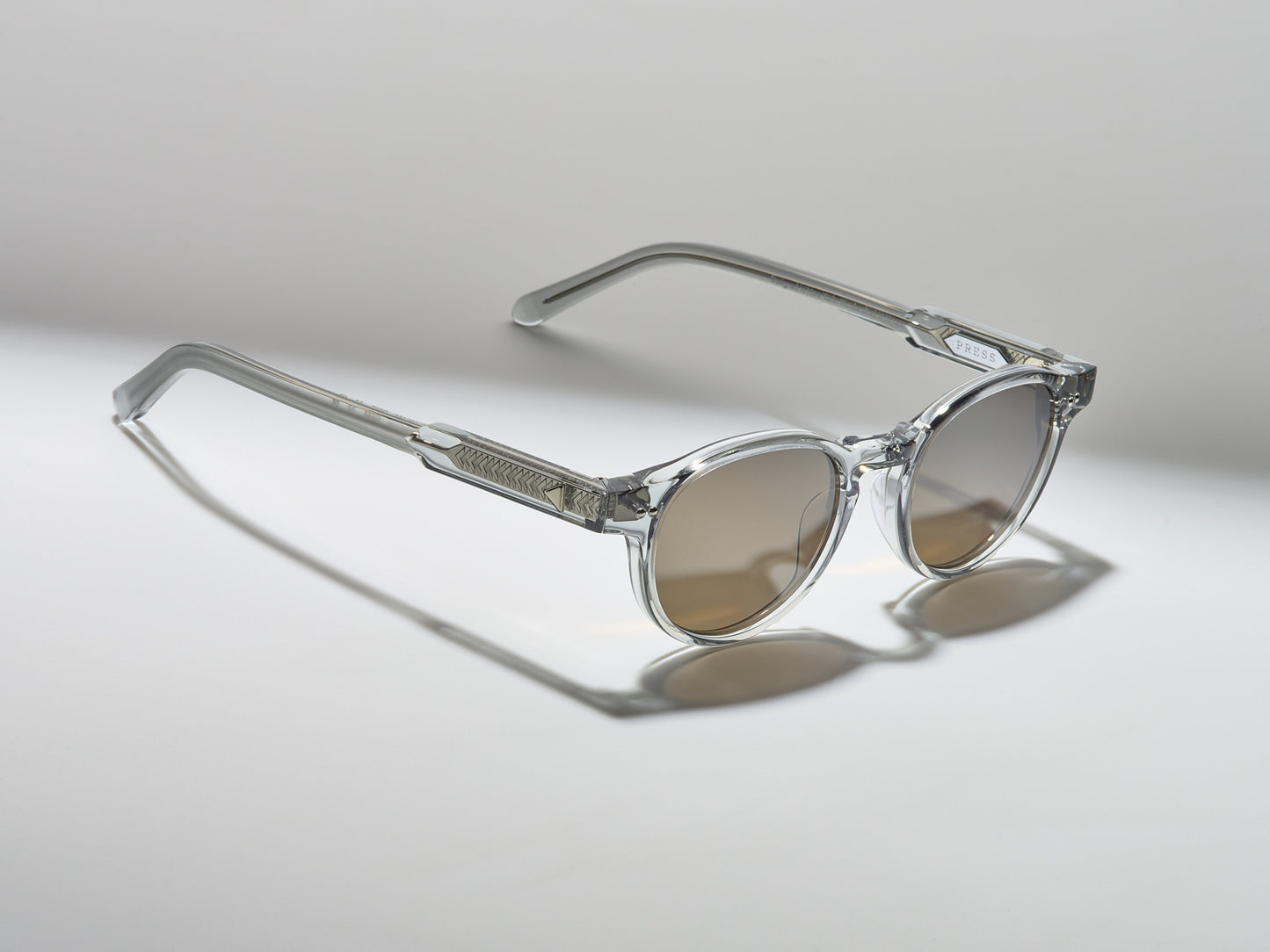 The Song Smoke Crystal / Silver - TI009 #color_smoke-crystal-silver-ti009