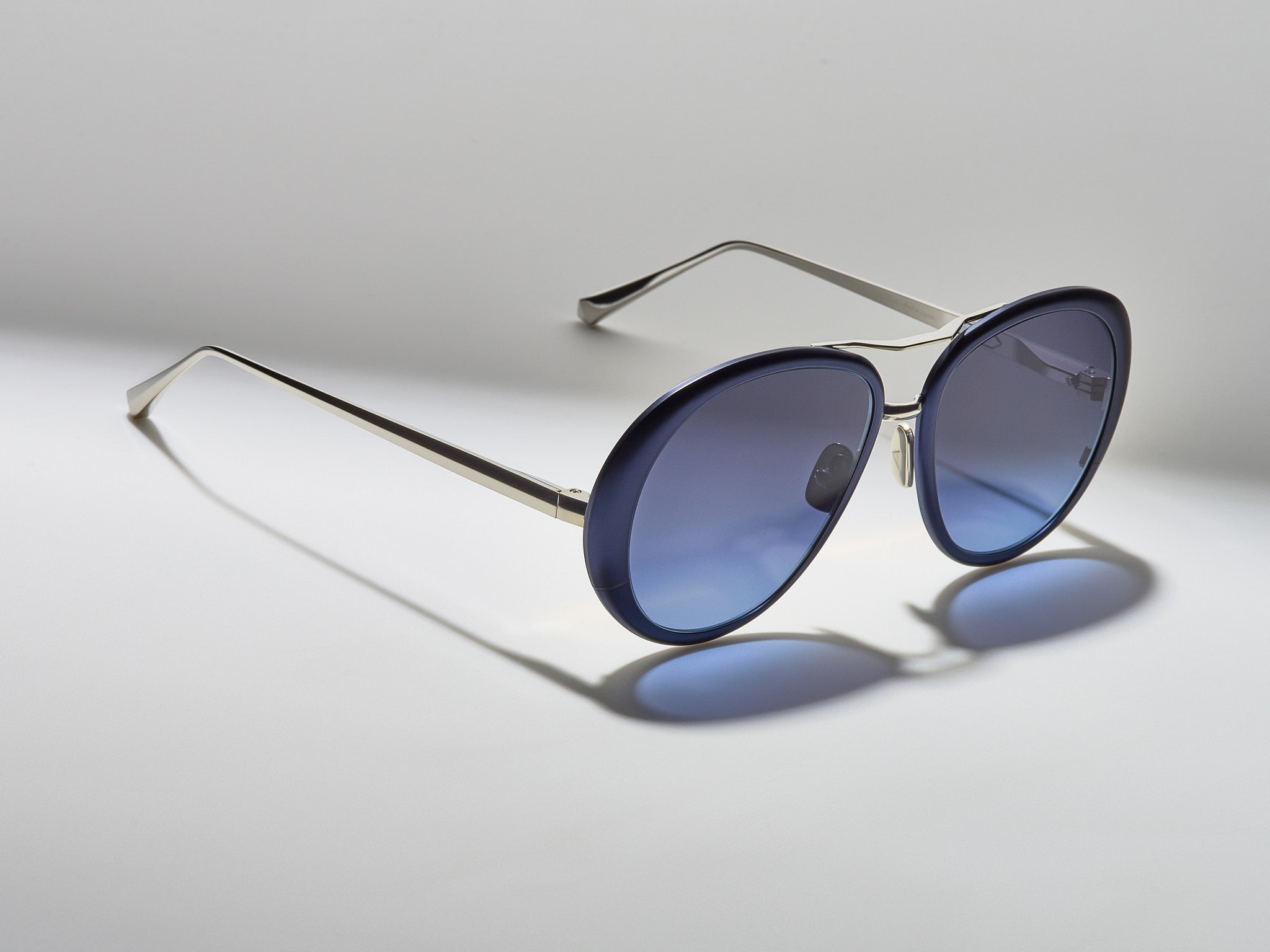 Zagato Navy / Platinum - ST001 #color_navy-platinum-st001