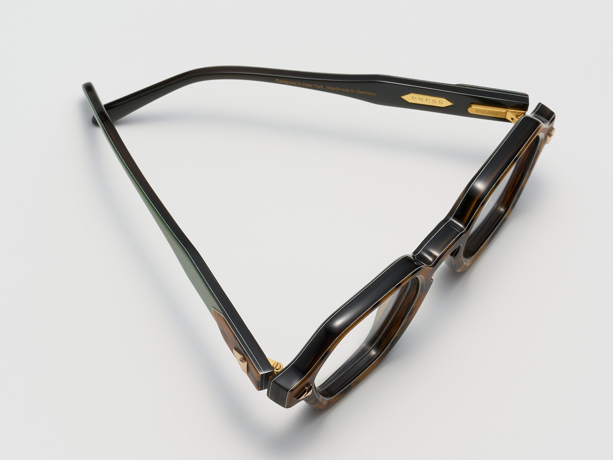 Birth Horn Spotty Tortoise / Hunter - JP028 #color_spotty-tortoise-hunter-jp028