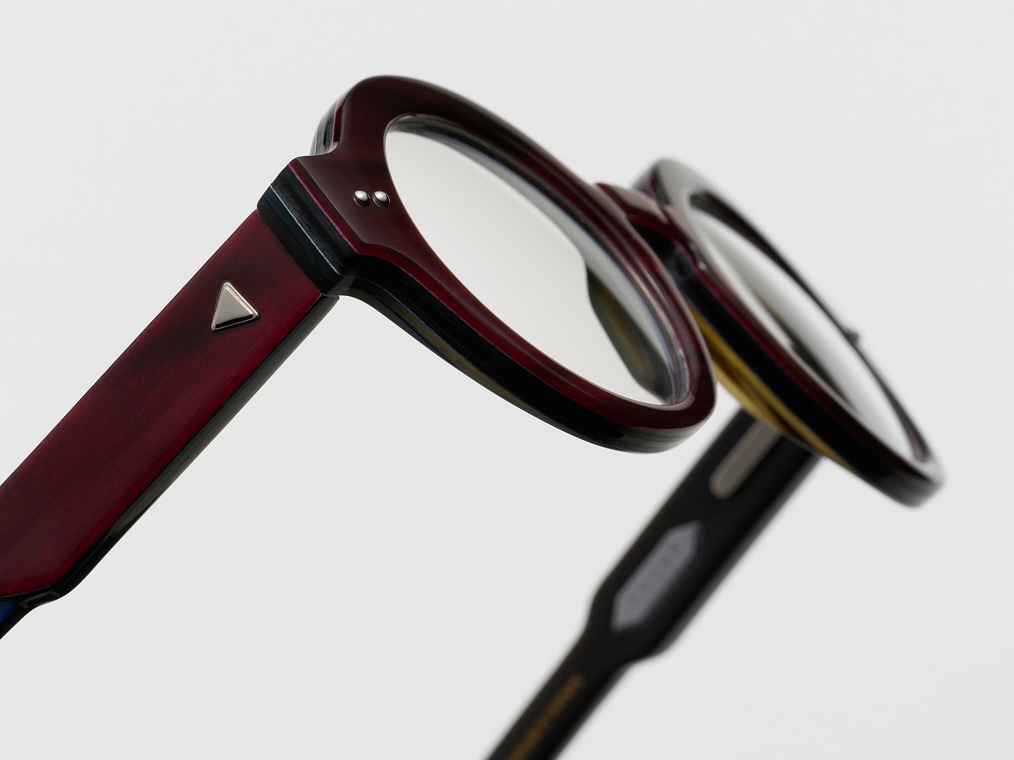 The Chic Horn Burgundy Stack - JP007 #color_burgundy-stack-jp007