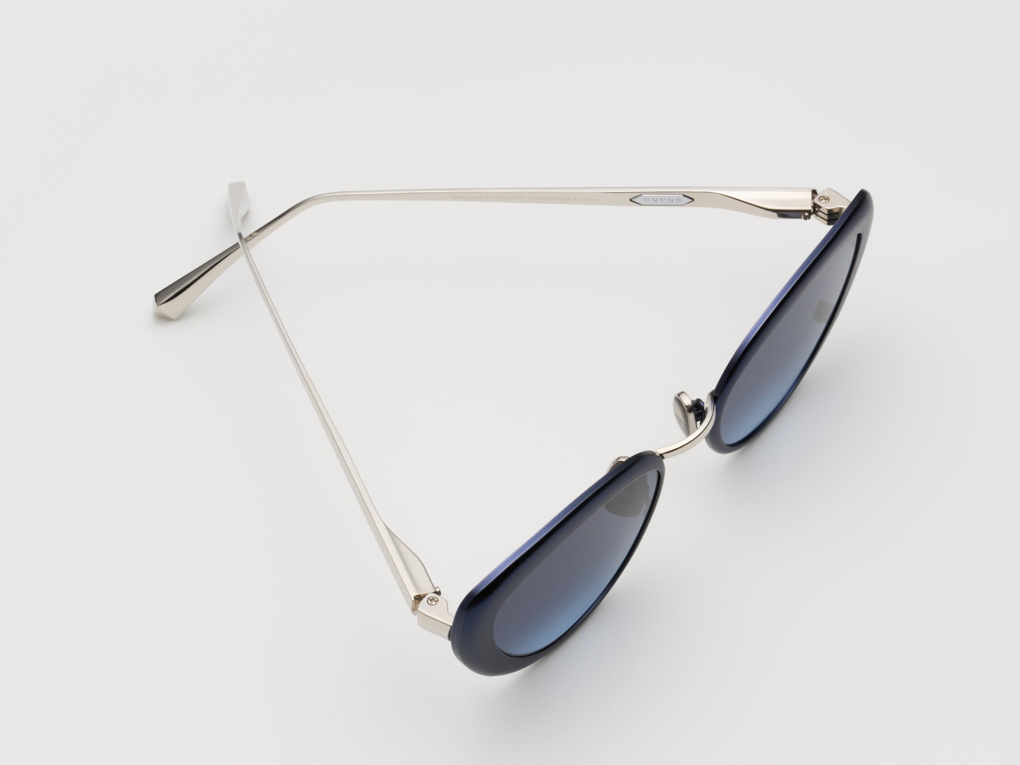 Charger Navy / Platinum - ST001 #color_navy-platinum-st001