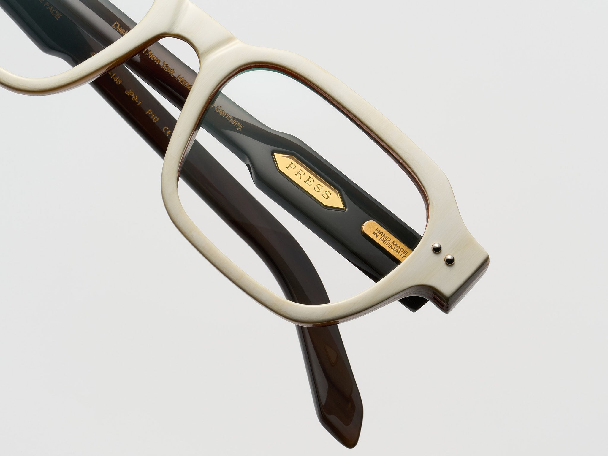 The Face Horn White Stack - JP009 #color_white-stack-jp009