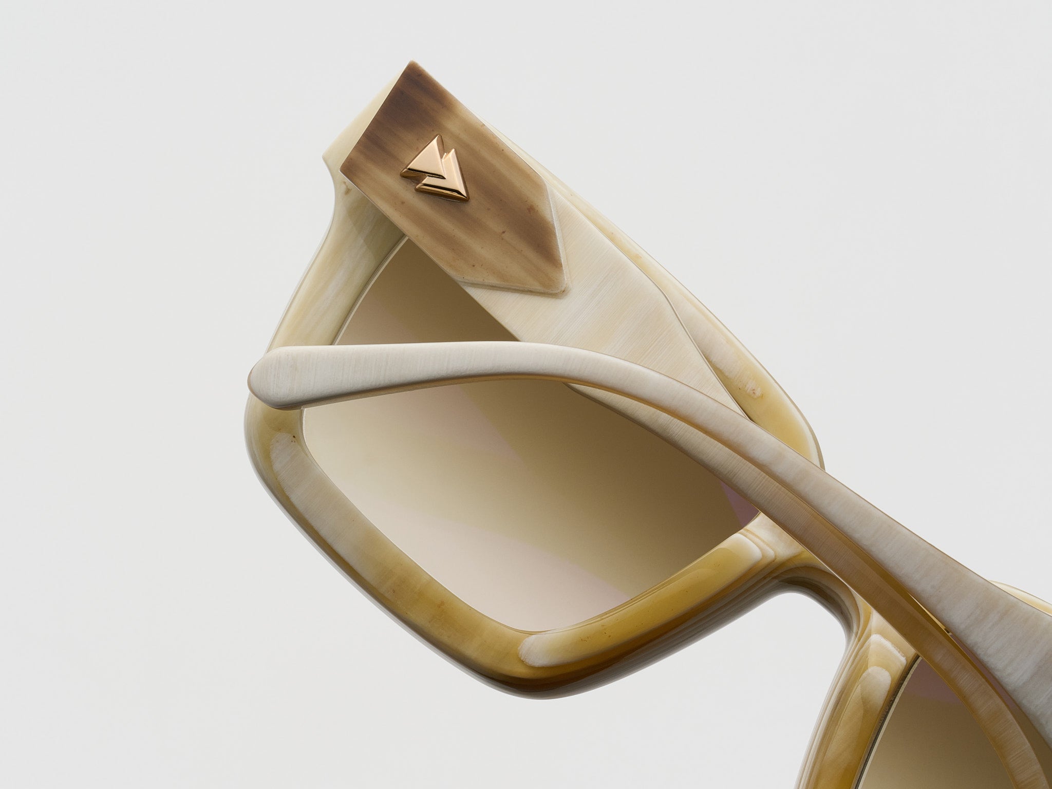 Hollet Horn Natural Fade - JP026 #color_natural-fade-jp026