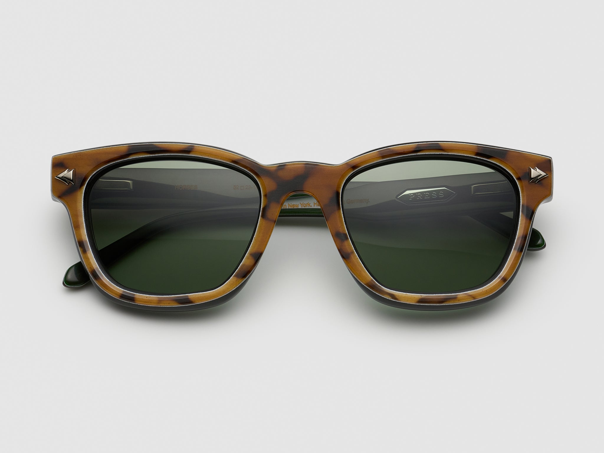 Horses Horn Spotty Tortoise / Hunter - JP028 #color_spotty-tortoise-hunter-jp028