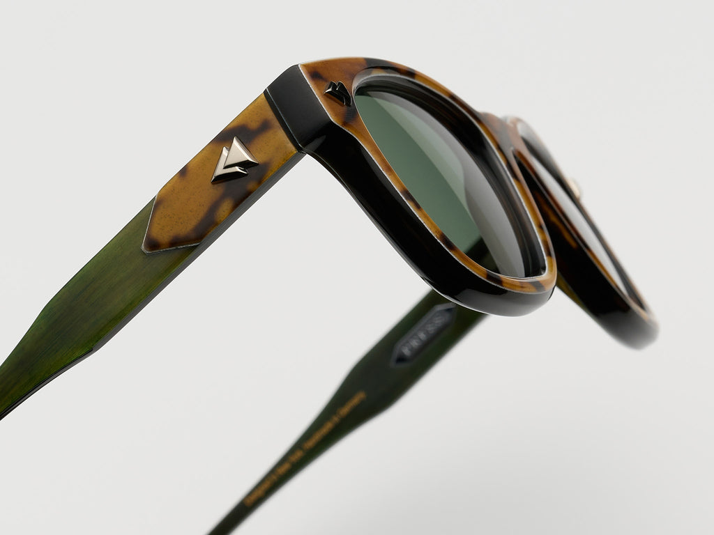 Horses Horn Spotty Tortoise / Hunter - JP028 #color_spotty-tortoise-hunter-jp028