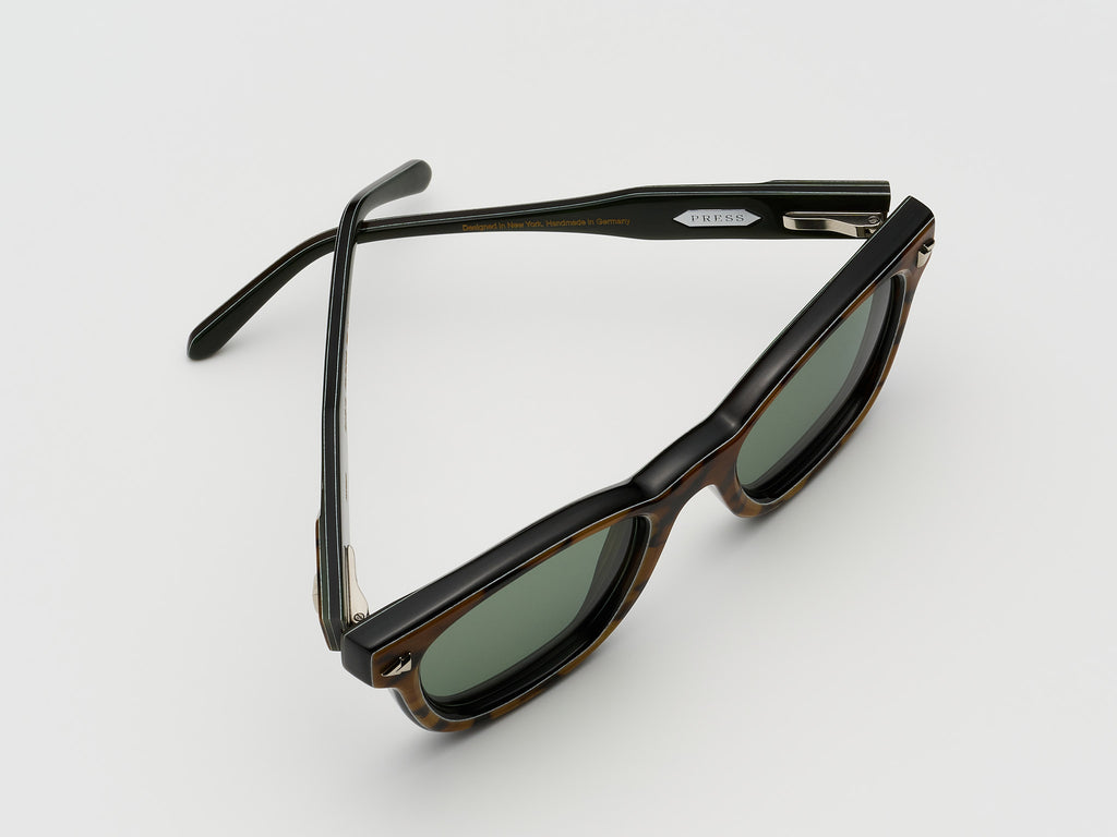 Horses Horn Spotty Tortoise / Hunter - JP028 #color_spotty-tortoise-hunter-jp028