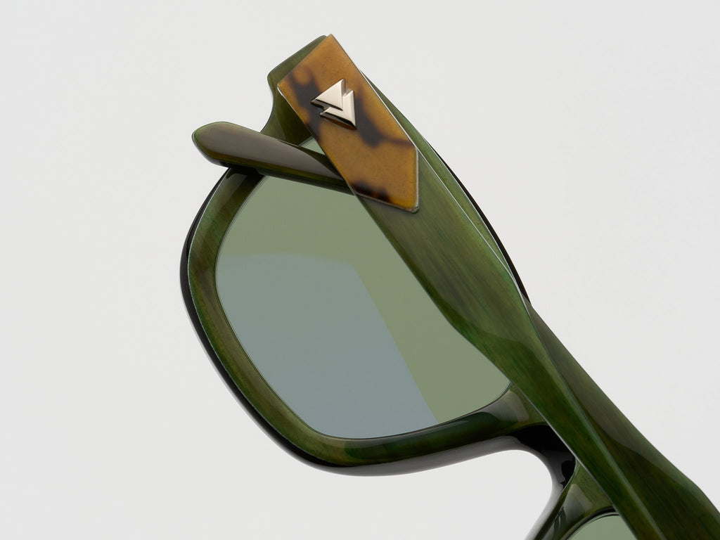 Horses Horn Spotty Tortoise / Hunter - JP028 #color_spotty-tortoise-hunter-jp028