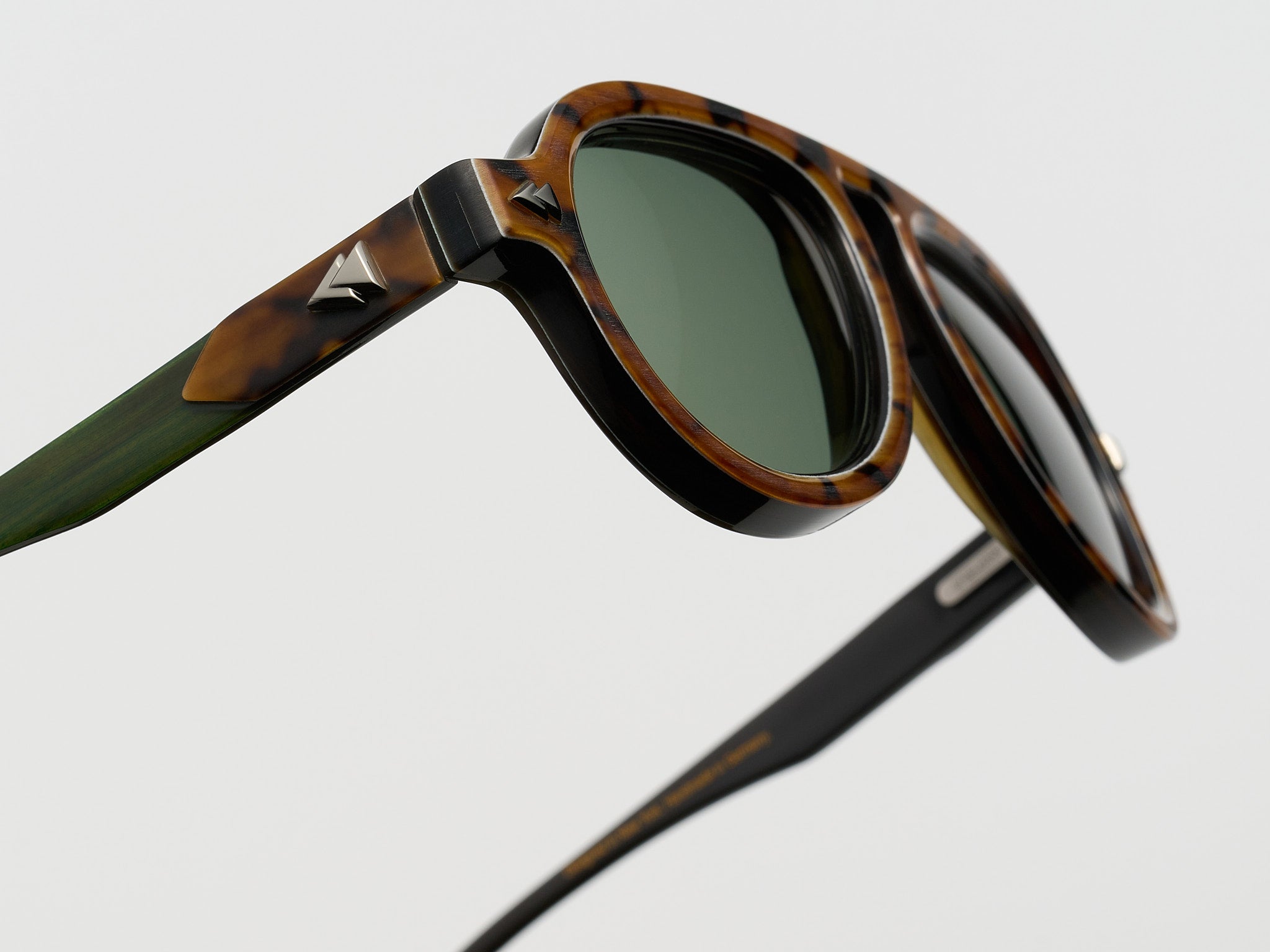 Harlem Square Horn Spotty Tortoise / Hunter - JP028 #color_spotty-tortoise-hunter-jp028