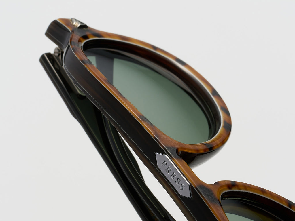 Harlem Square Horn Spotty Tortoise / Hunter - JP028 #color_spotty-tortoise-hunter-jp028