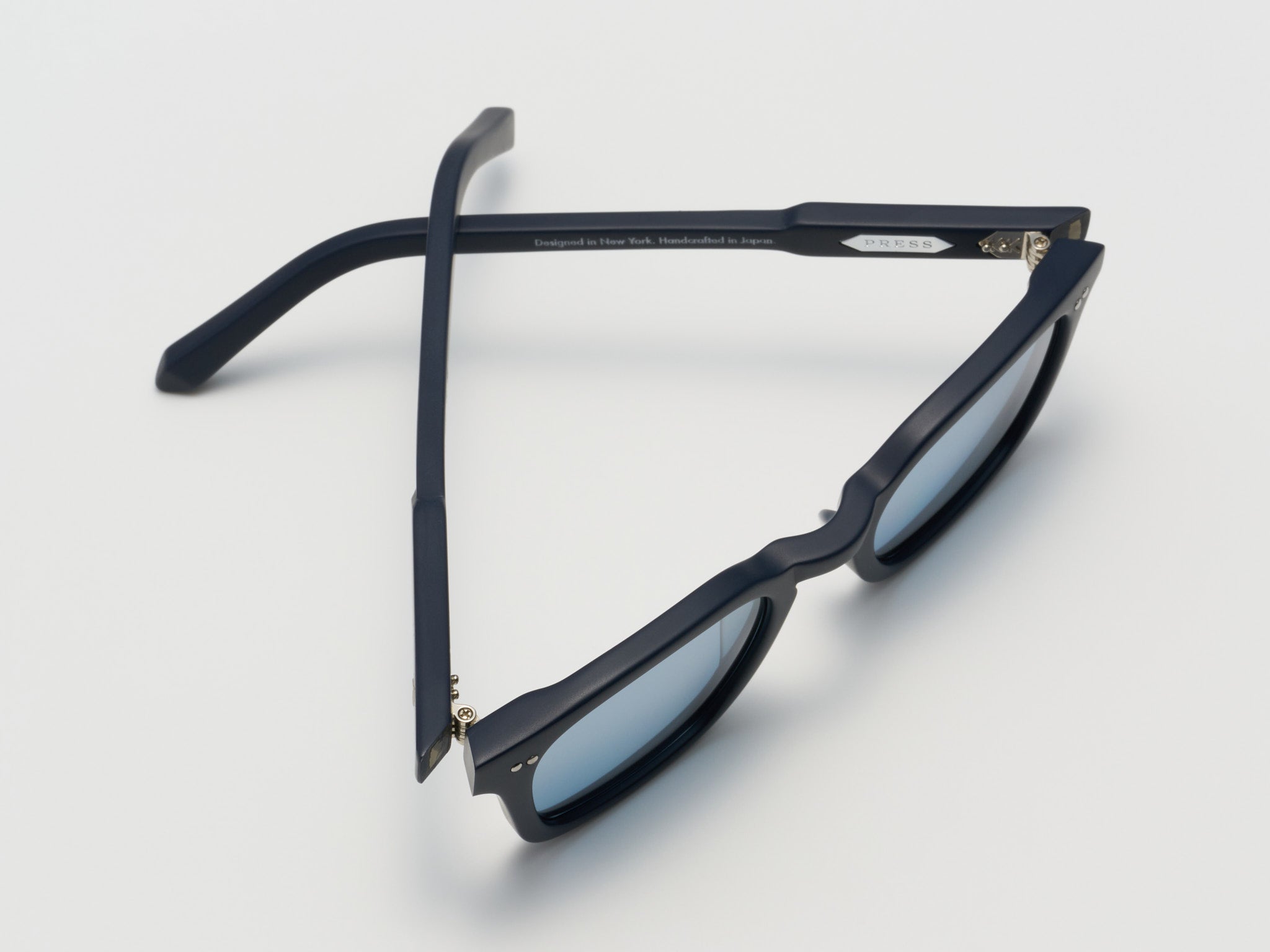 The Panther Matte Navy / Silver - TI014 #color_matte-navy-silver-ti014