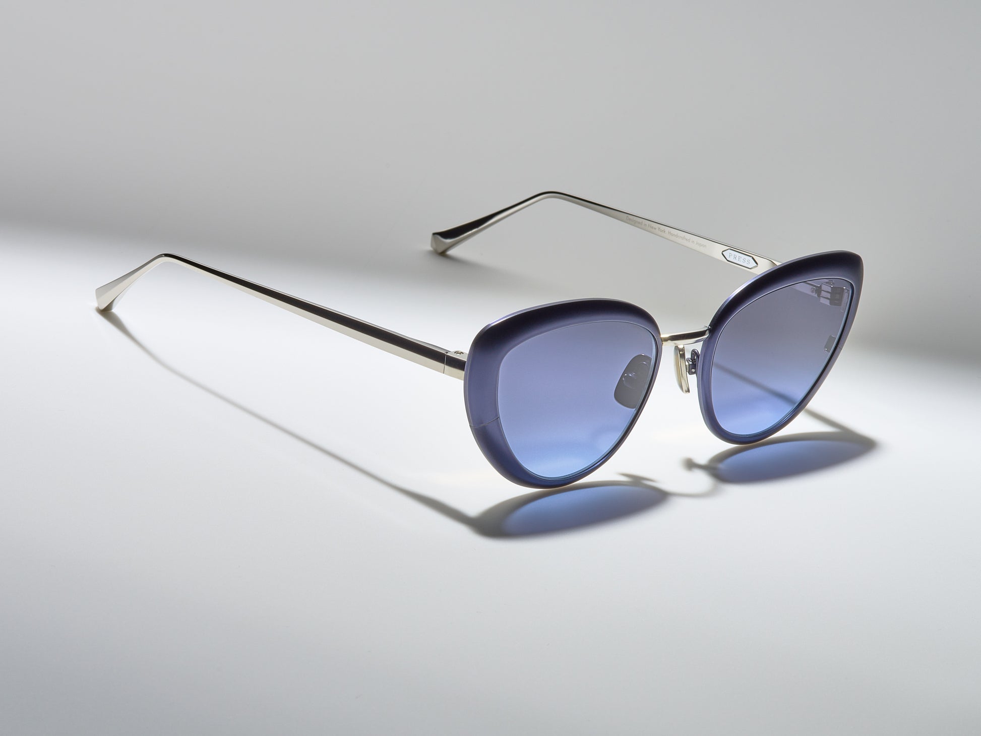 Barracuda Matte Navy / Platinum - ST001 #color_matte-navy-platinum-st001