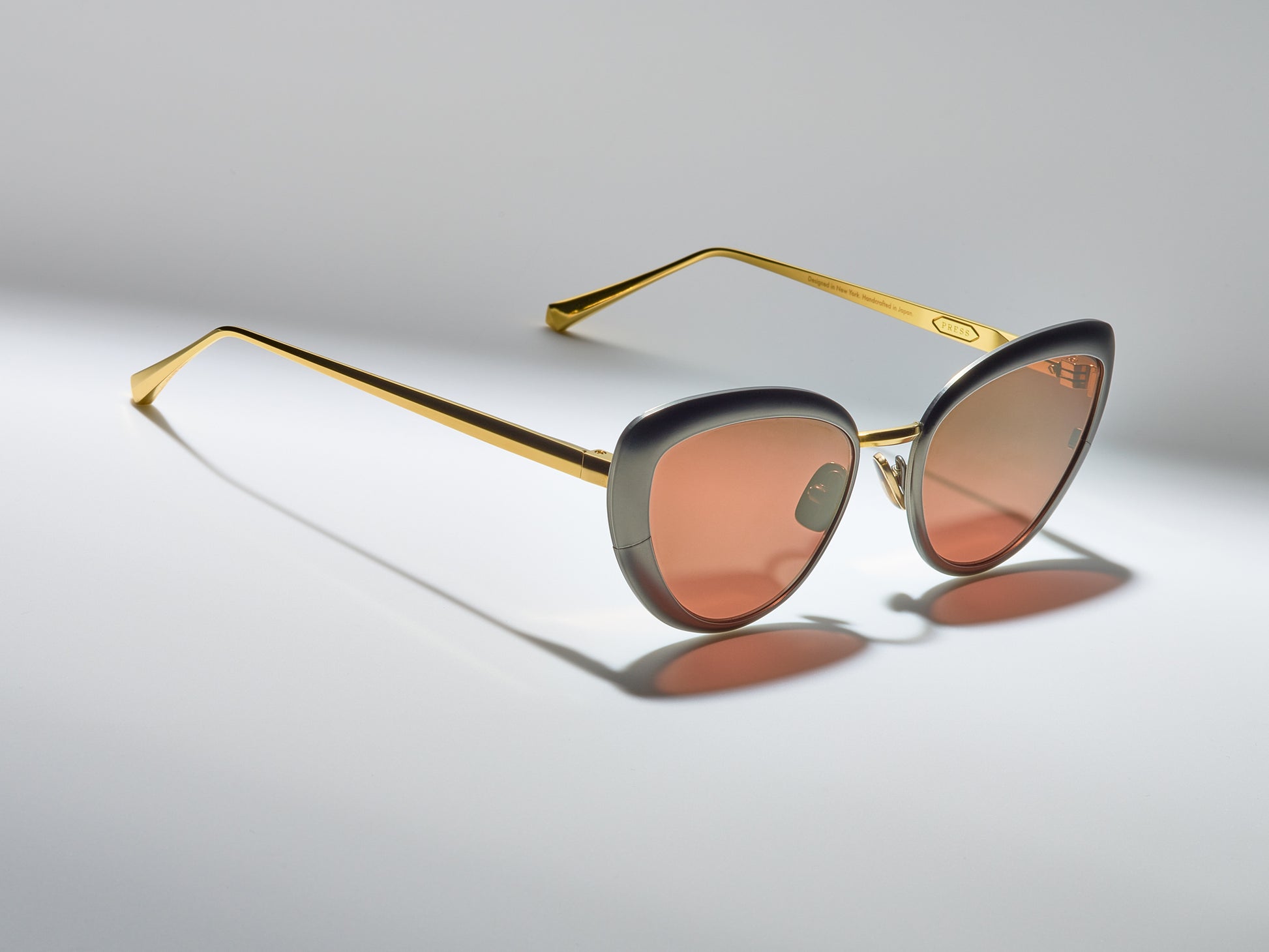 Barracuda Matte Ruthenium / Shiny Gold - ST003 #color_matte-ruthenium-shiny-gold-st003