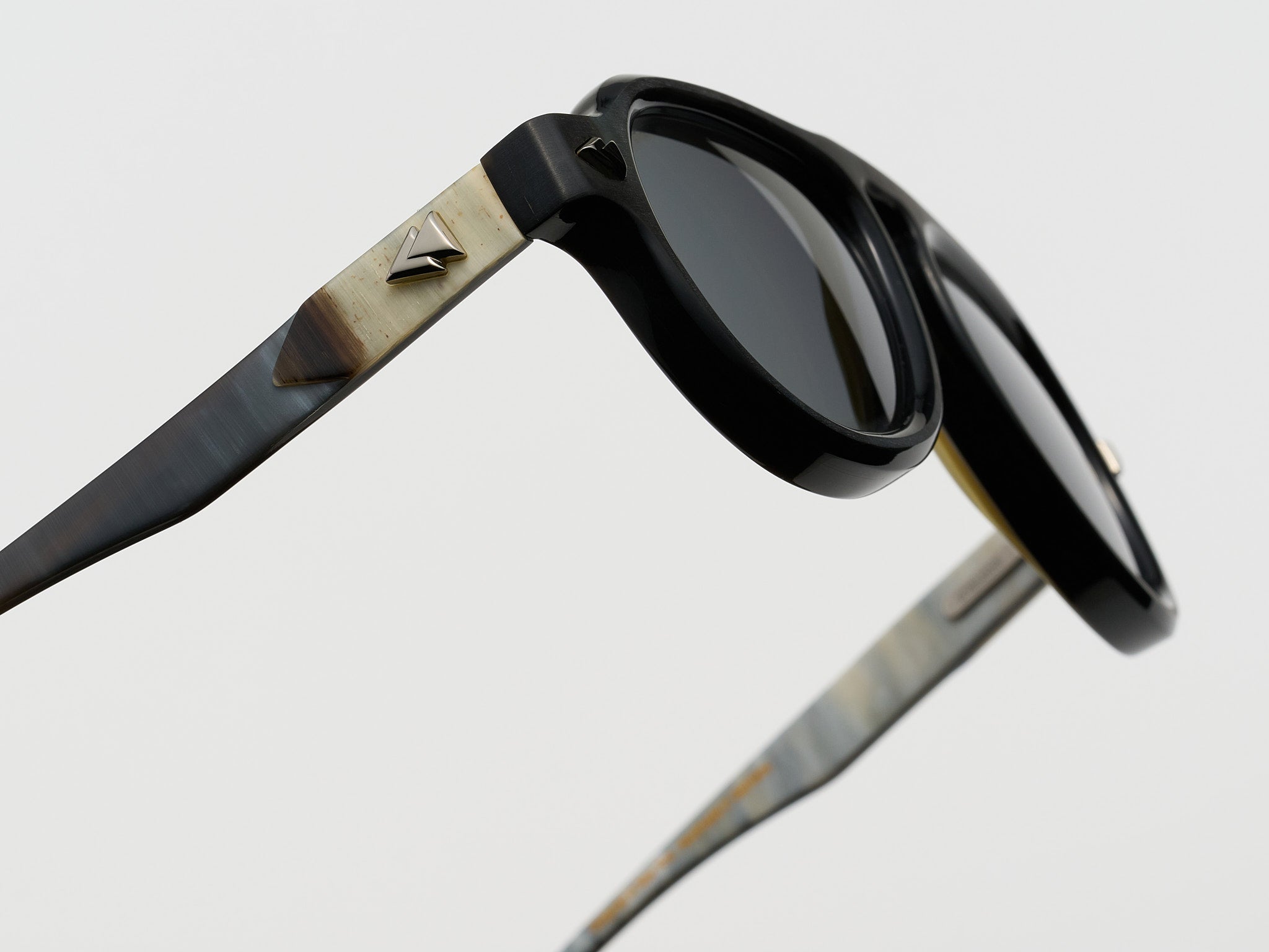 Harlem Square Horn Black Crème - JP029 #color_black-crème-jp029