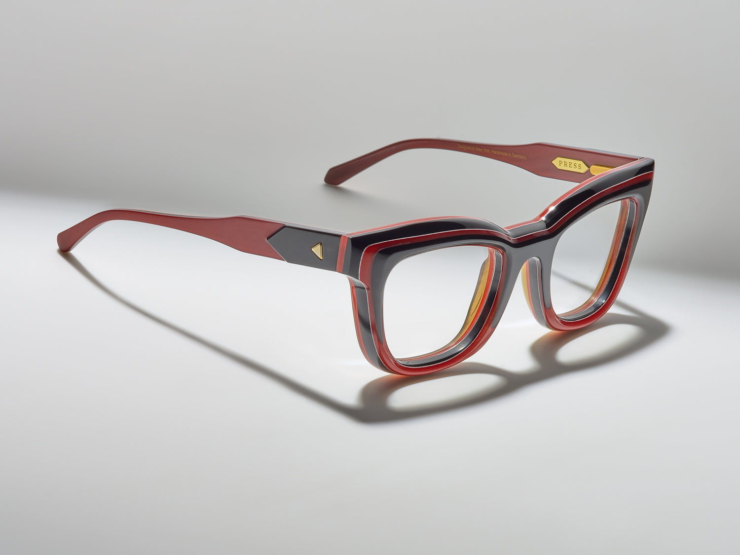 Lioness Horn Optical Black Red Fade 