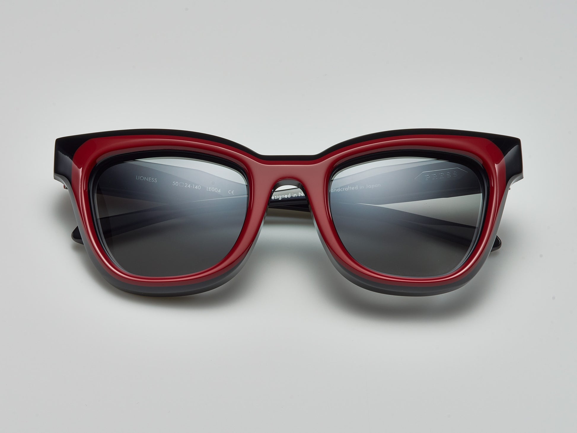 Lioness Red / Black / Silver - LE004 #color_red-rain-le004