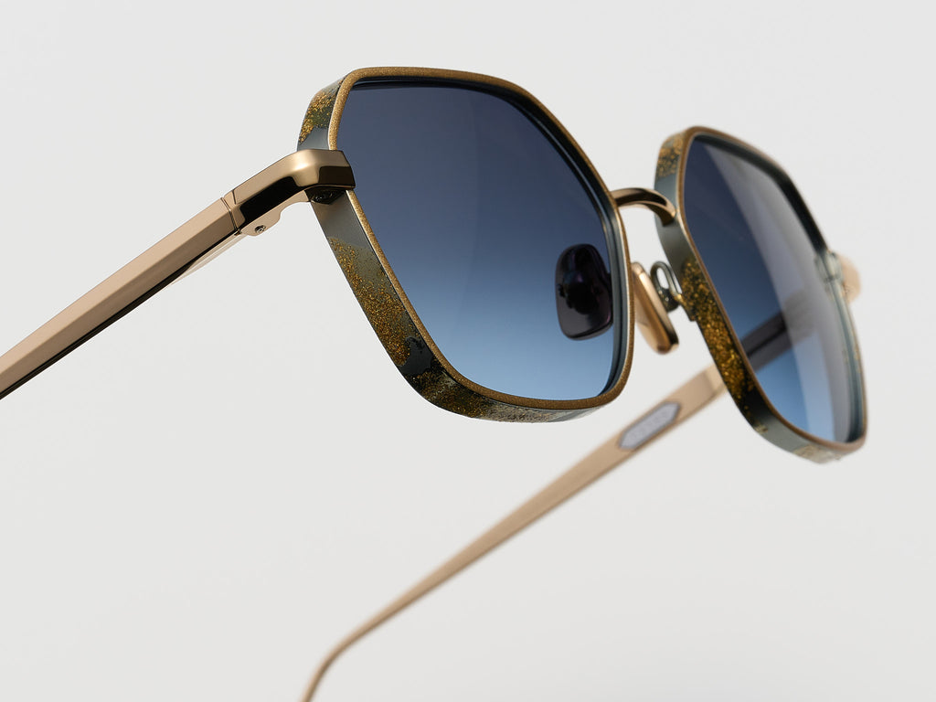 Love Gold Leaf Nassau Gold Leaf - DR018 #color_nassau-gold-leaf-dr018