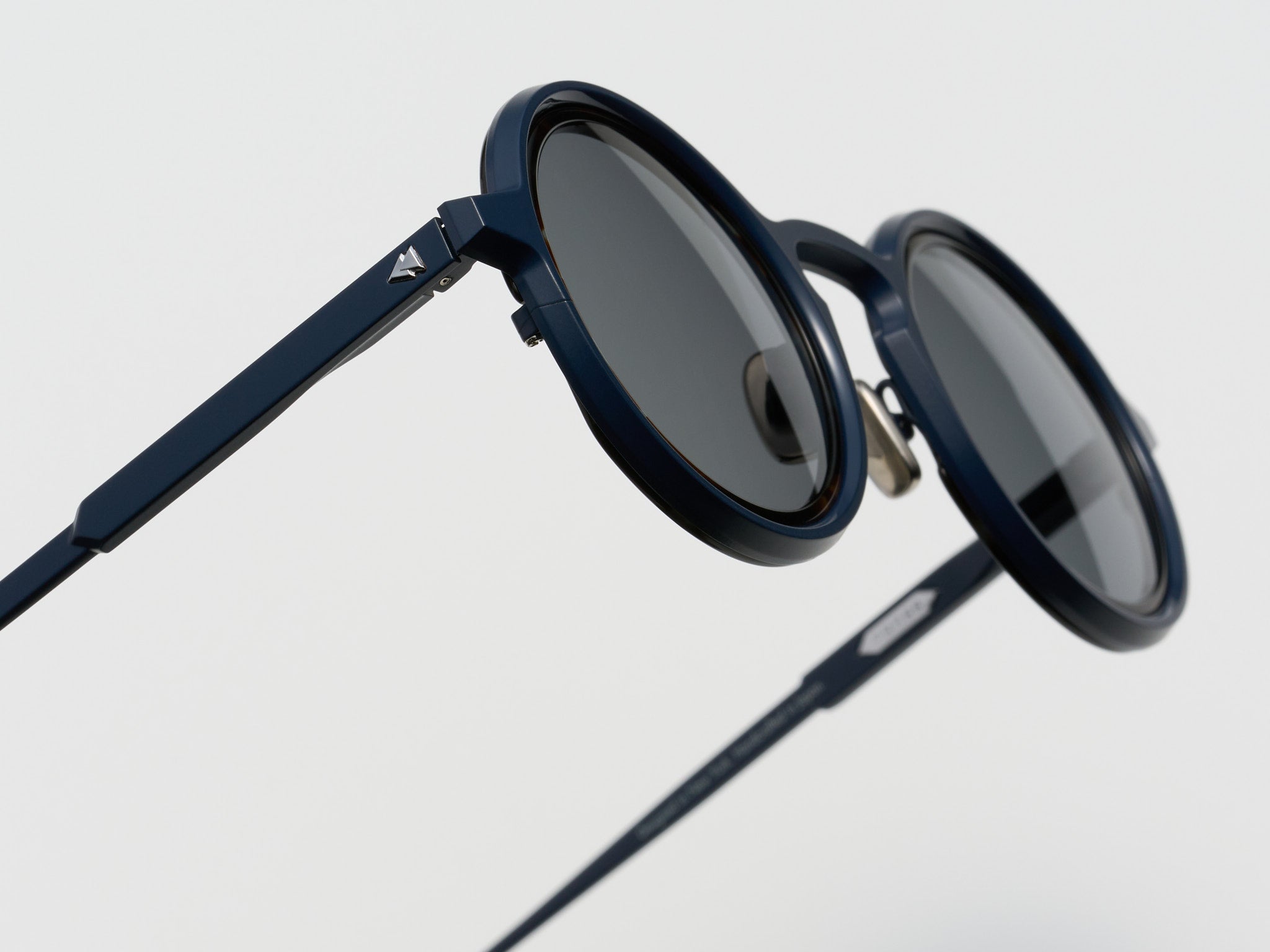 Miles Blue Noir - CA004 #color_blue-noir-ca004