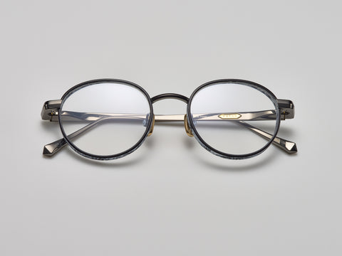 White Marble / Shiny Black - DR008