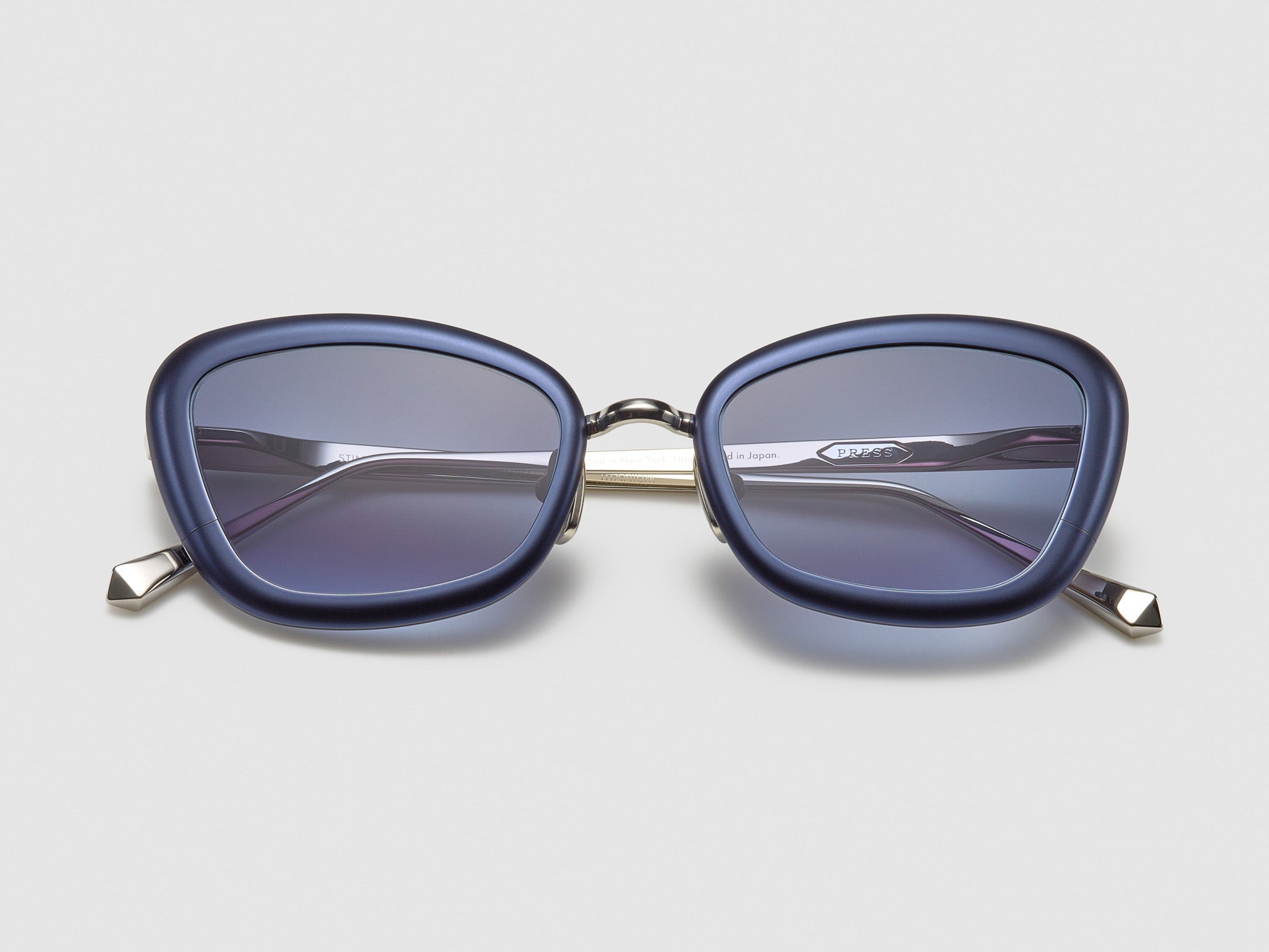 Stingray Navy / Platinum - ST001 #color_navy-platinum-st001