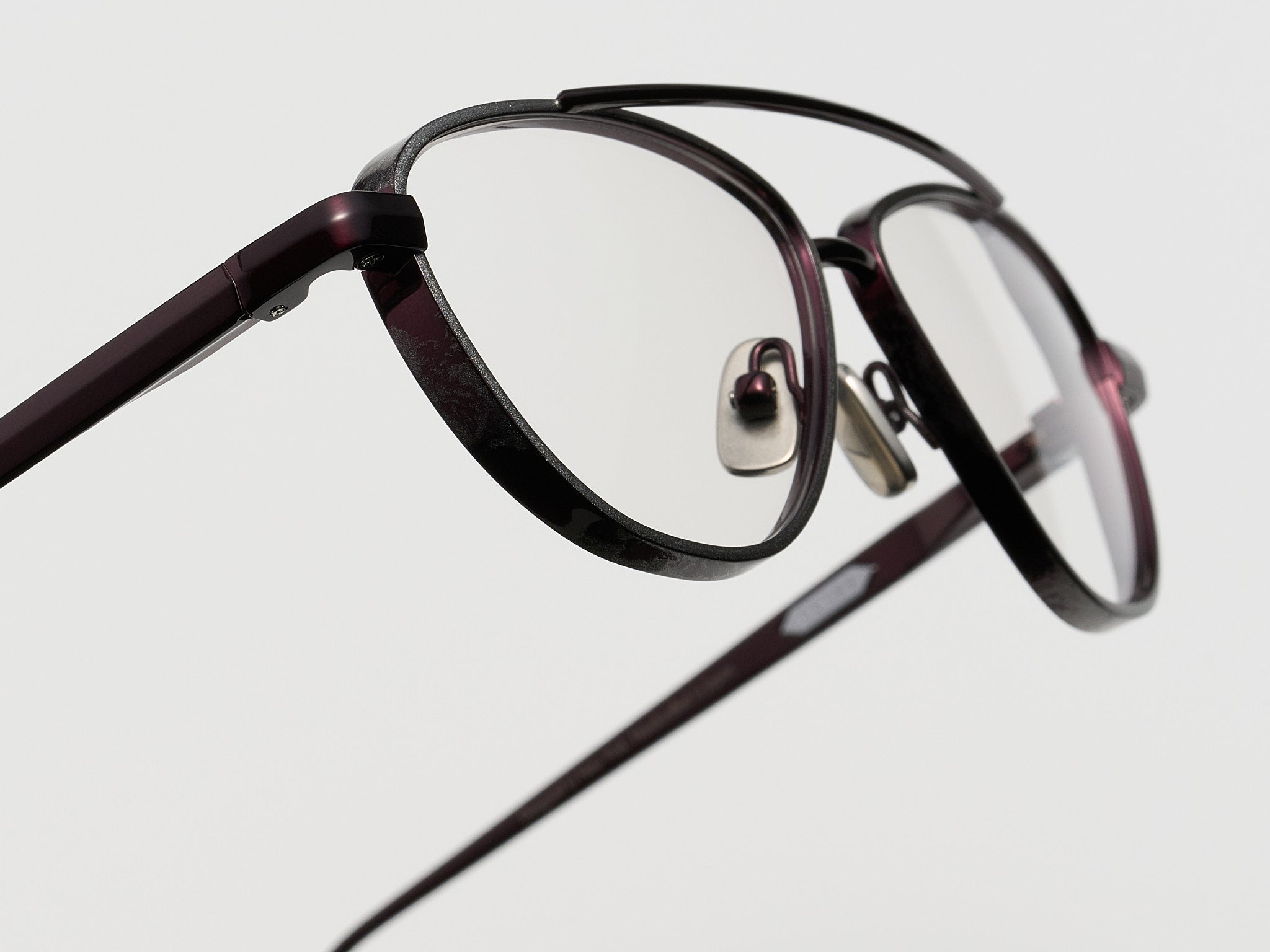Sunday Morning Gold Leaf Optical Burgundy Platinum Leaf - DR019 #color_burgundy-platinum-leaf-dr019