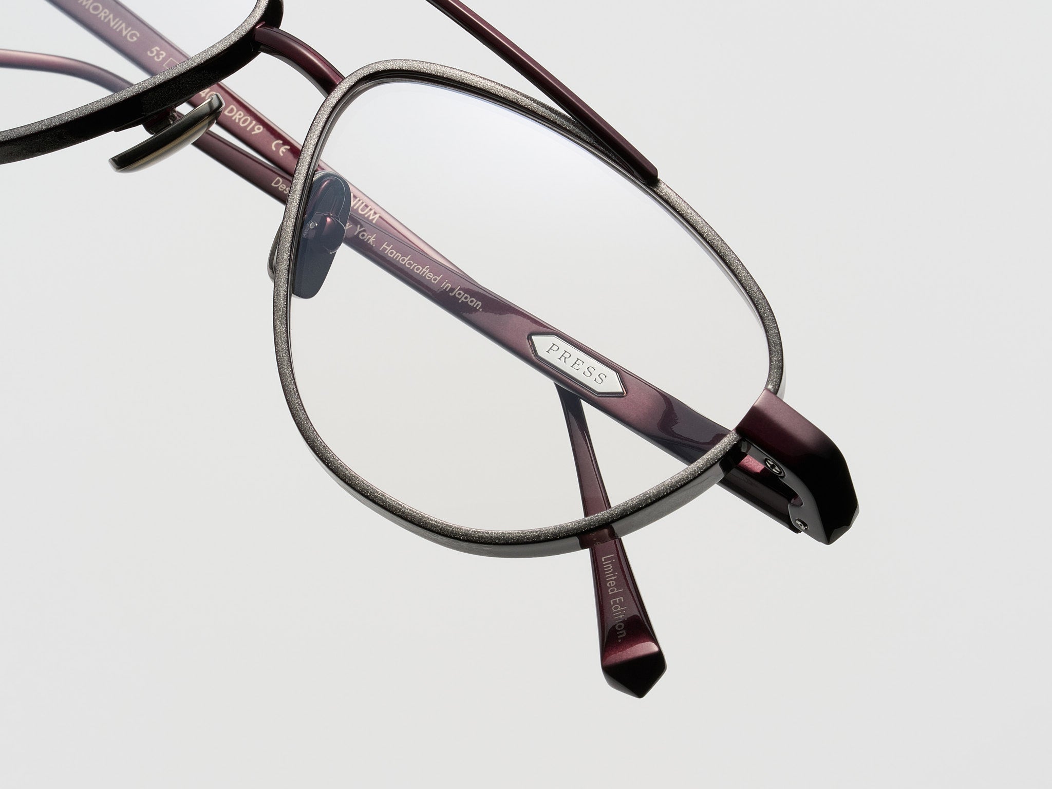 Sunday Morning Gold Leaf Optical Burgundy Platinum Leaf - DR019 #color_burgundy-platinum-leaf-dr019