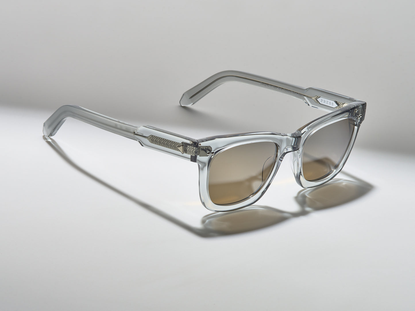 The Candy Man Smoke Crystal / Silver - TI009 #color_smoke-crystal-silver-ti009