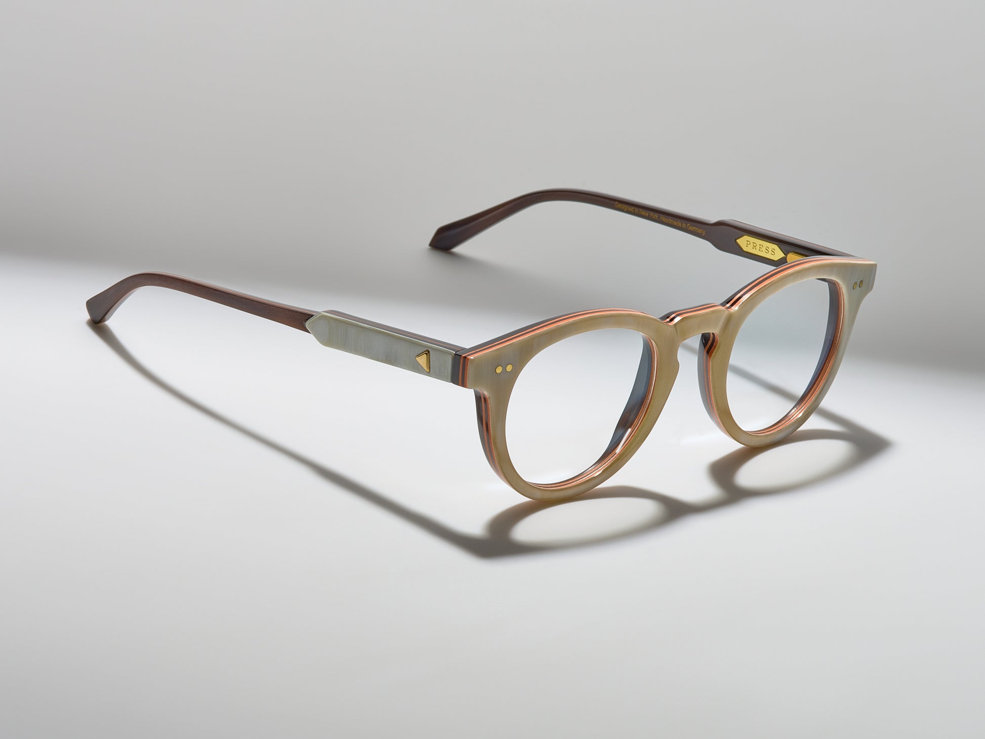 The Chairman Horn Optical White #color_white