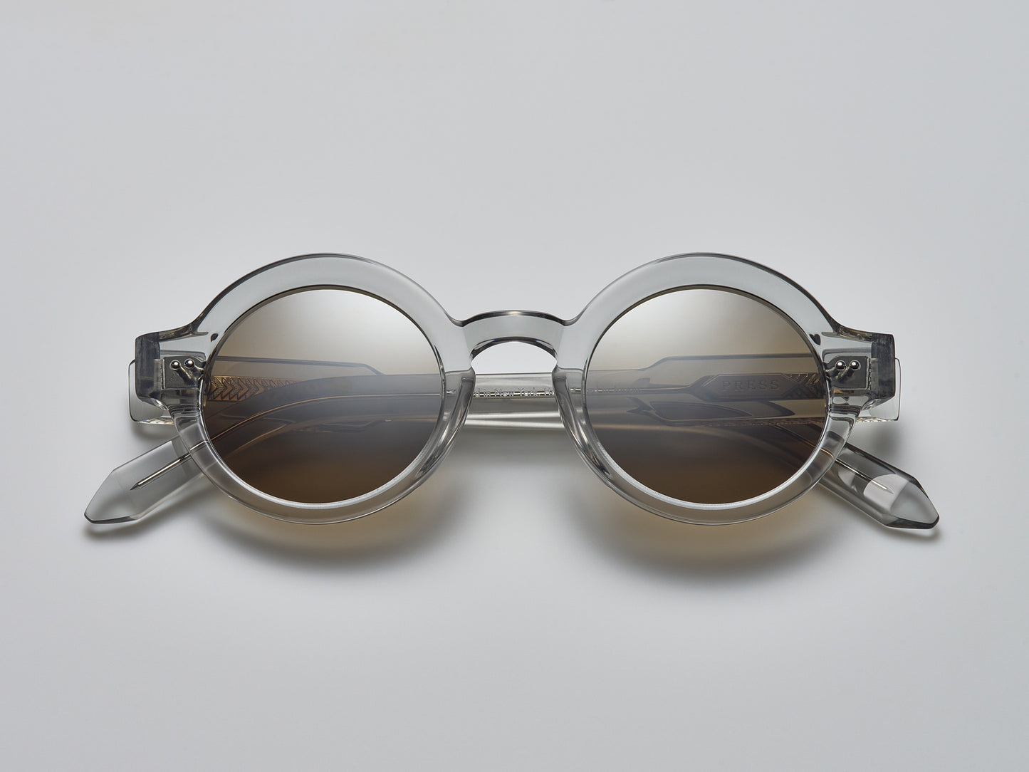 The Chic Smoke Crystal / Silver - TI009 #color_smoke-crystal-silver-ti009