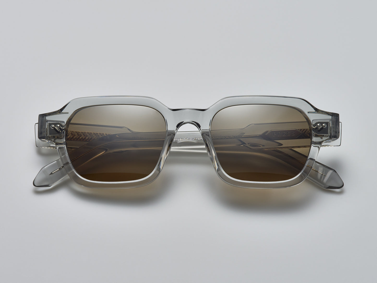 The Face Smoke Crystal / Silver - TI009 #color_smoke-crystal-silver-ti009
