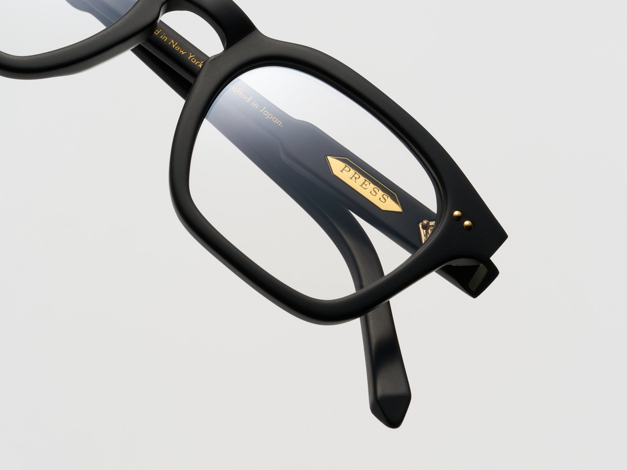 The Panther Optical Matte Black / Gold - TI001 #color_matte-black-gold-ti001