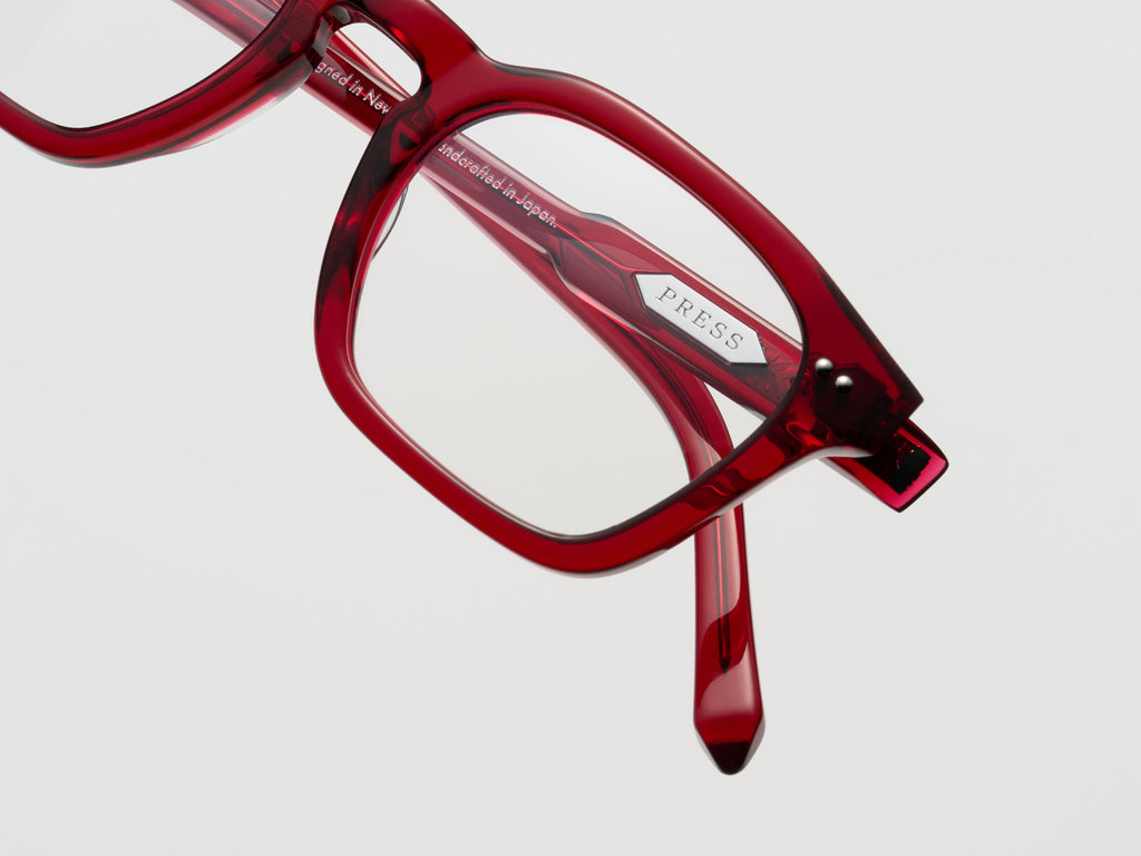 The Panther Optical Red Crystal - TI016 #color_red-crystal-ti016
