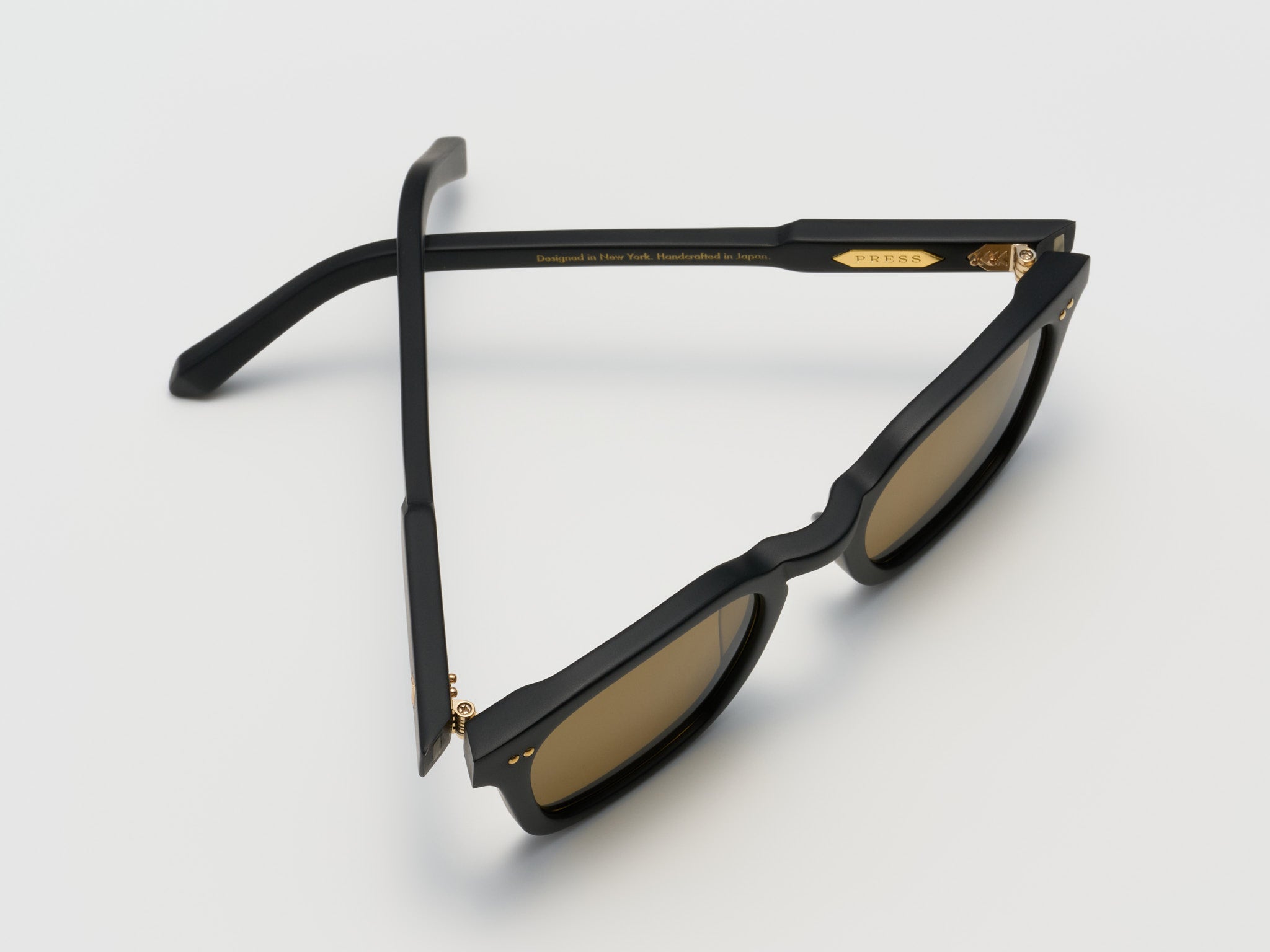The Panther Matte Black / Gold - TI001 #color_matte-black-gold-ti001