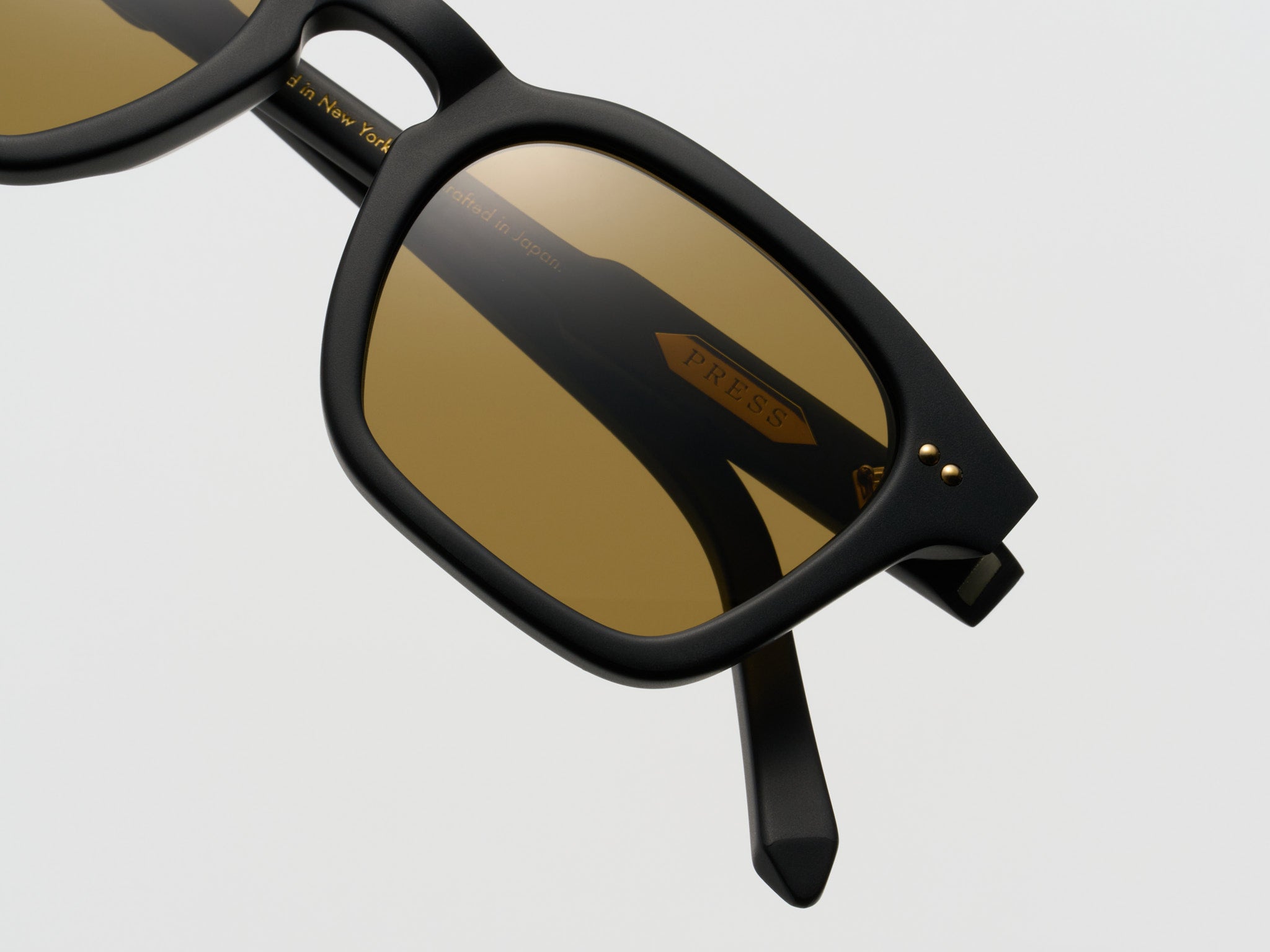 The Panther Matte Black / Gold - TI001 #color_matte-black-gold-ti001