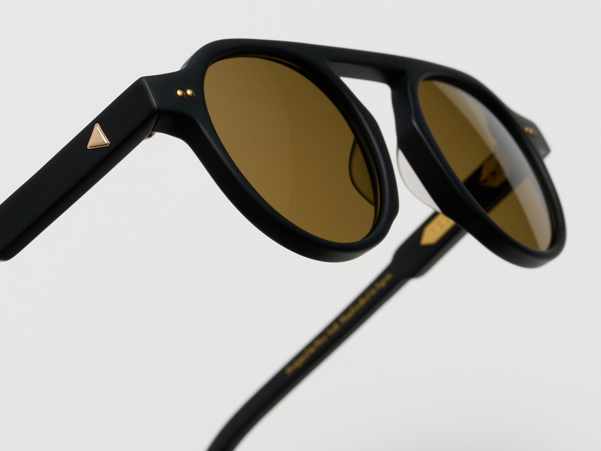 The Salesman Matte Black / Gold - TI001 #color_matte-black-gold-ti001