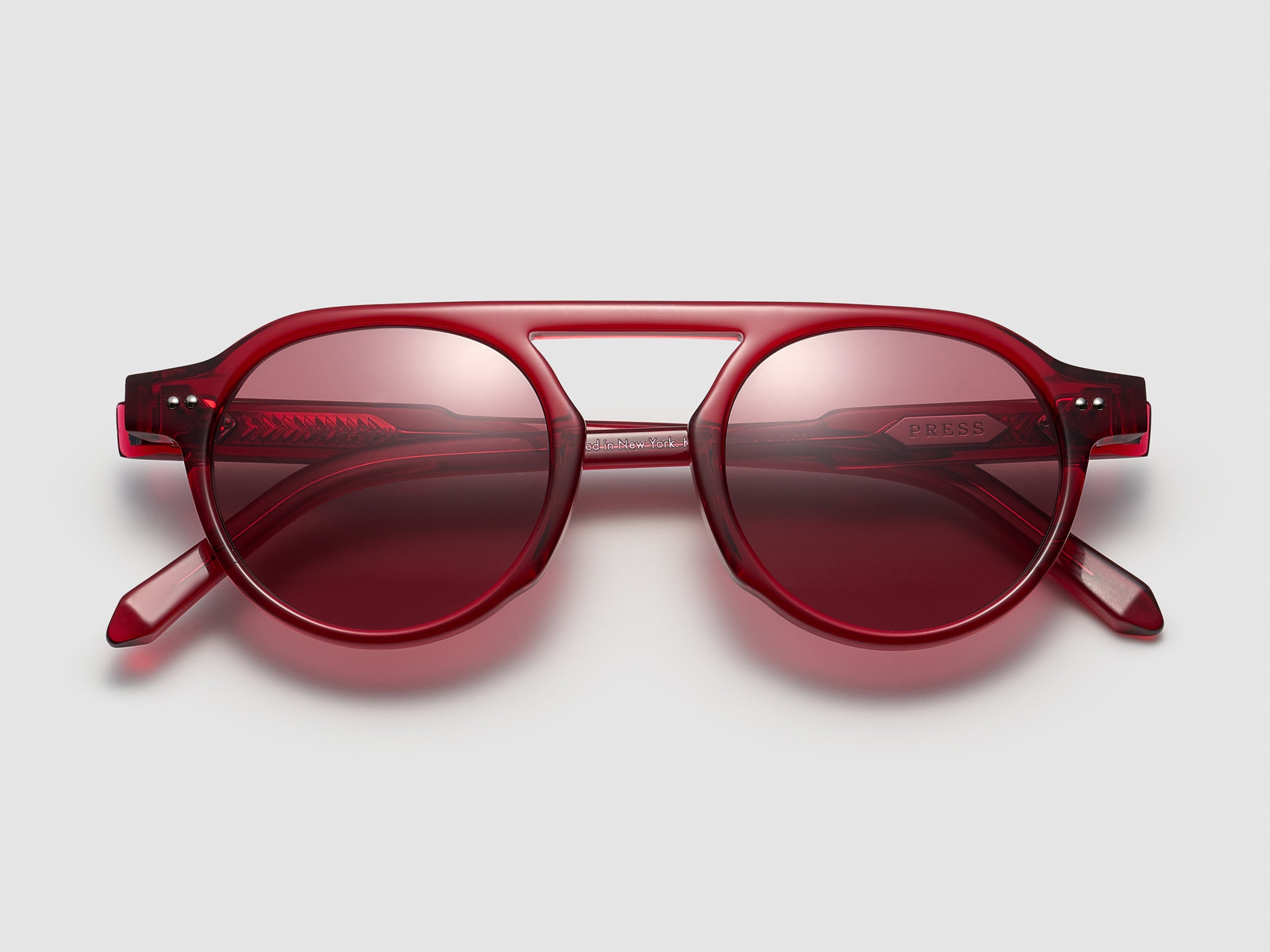 The Salesman Red Crystal - TI016 #color_red-crystal-ti016