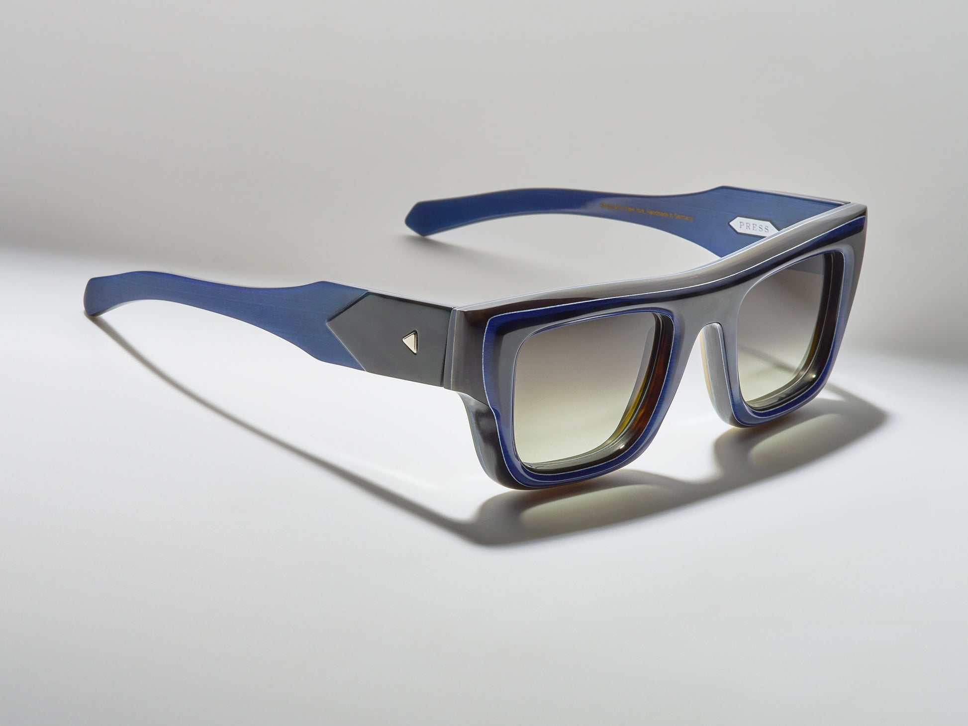 Untitled Horn Blue #color_blue