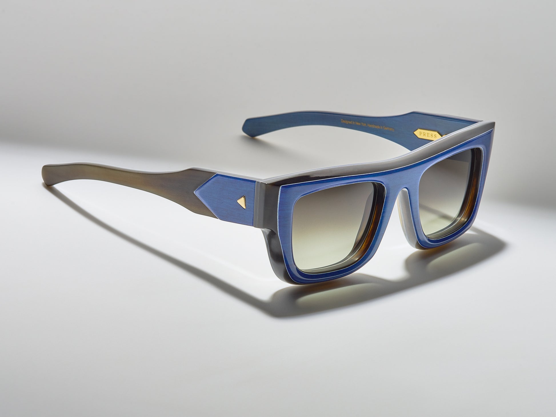 Untitled Horn Tortoise Blue Fade #color_tortoise-blue-fade