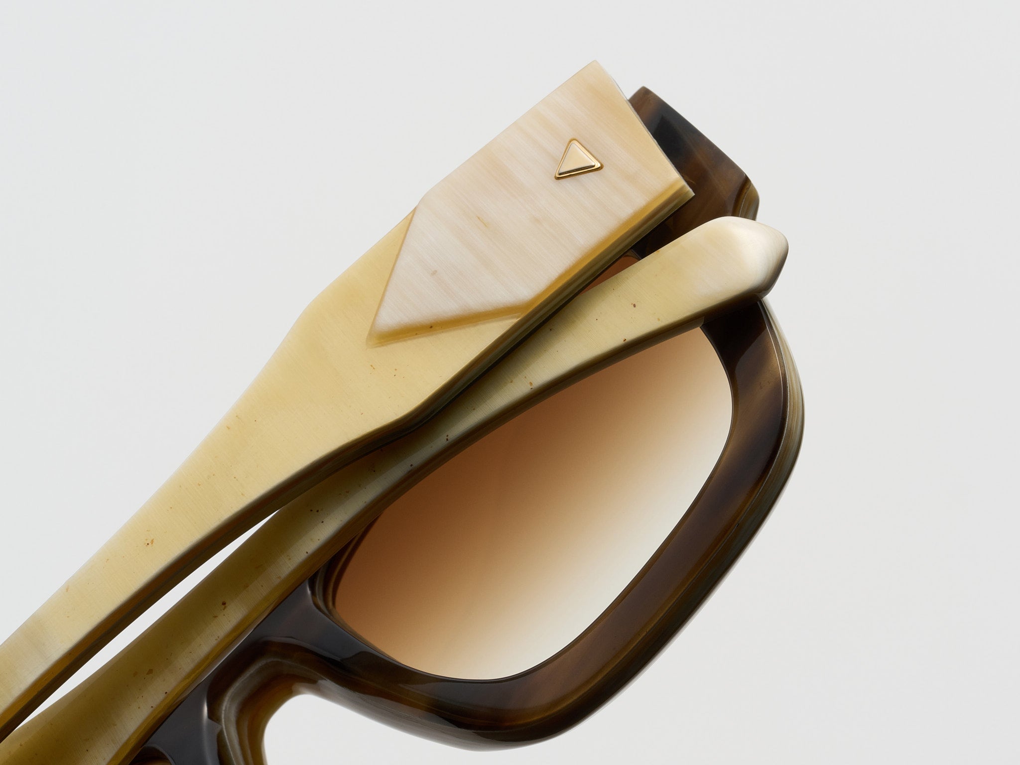 Untitled Horn Pure Crème - JP042 #color_pure-crème-jp042