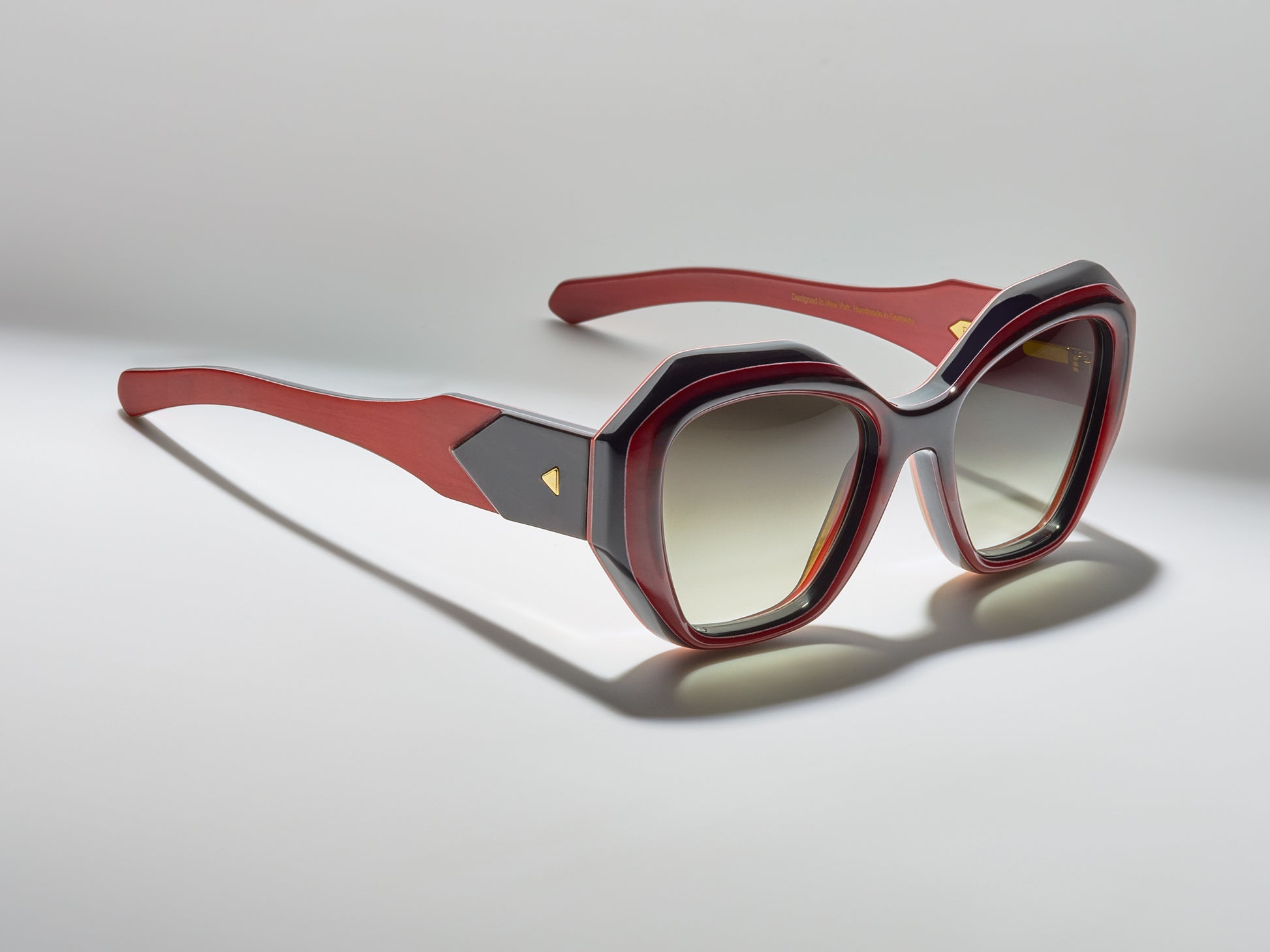 Vogue Horn Black Red Fade #color_black-red-fade