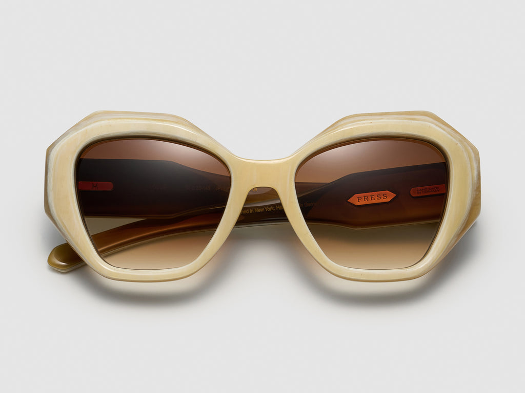 Vogue Horn Pure Crème - JP042 #color_pure-crème-jp042