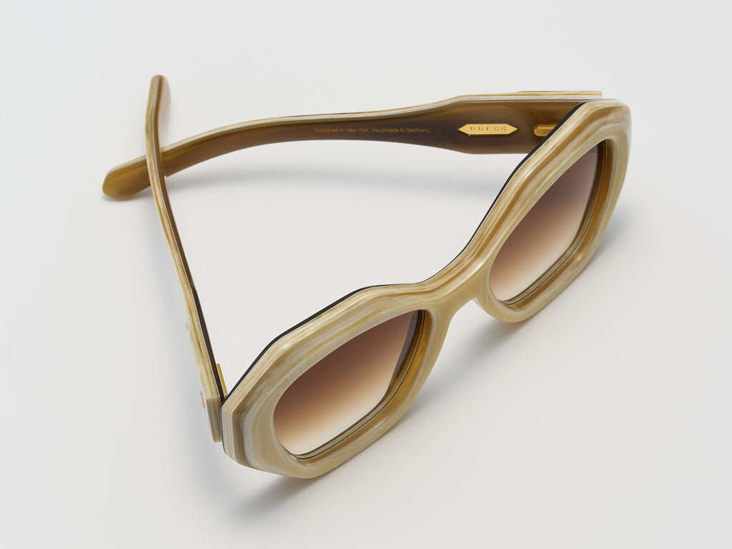 Vogue Horn Pure Crème - JP042 #color_pure-crème-jp042