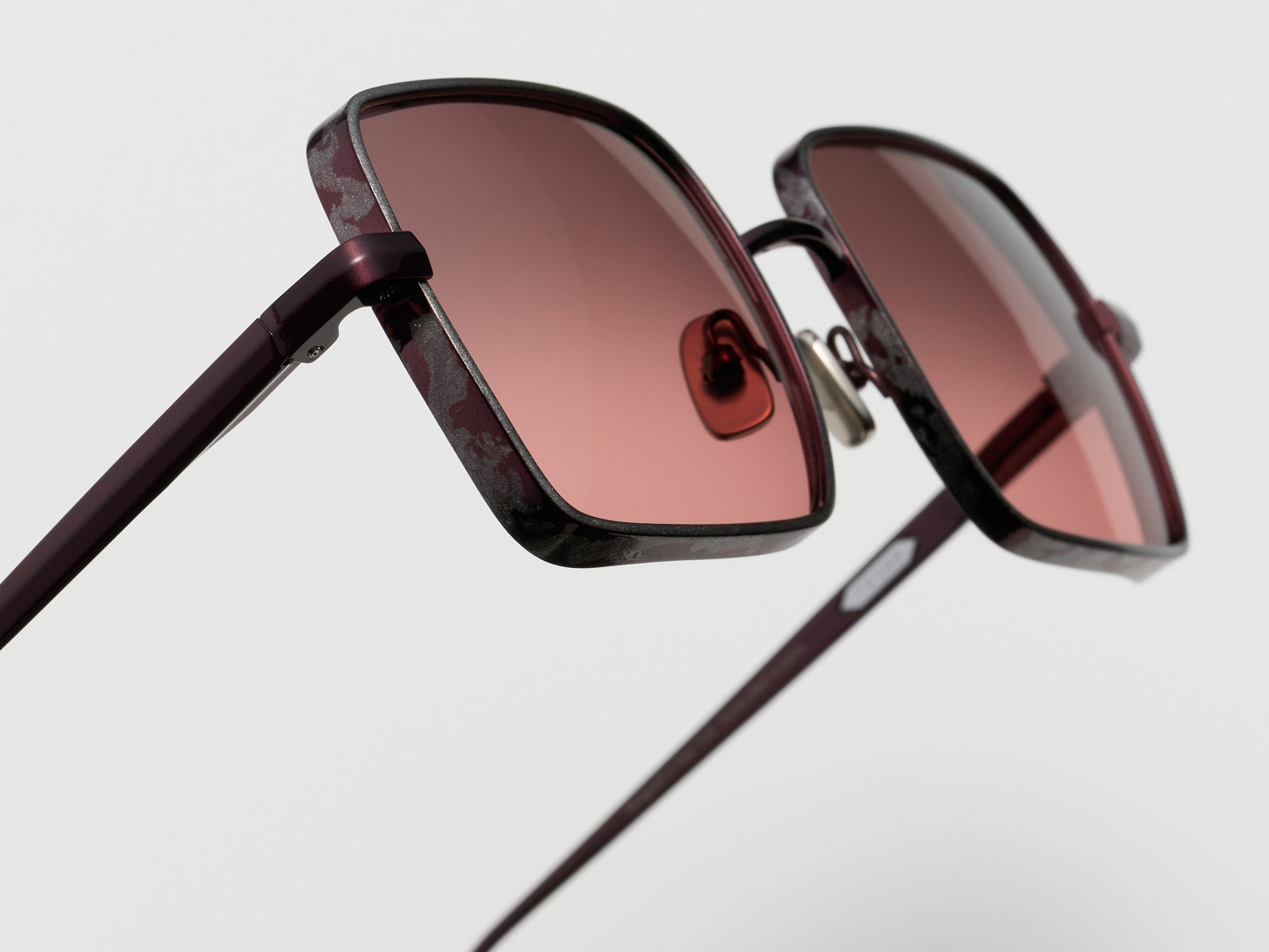White Rabbit Gold Leaf Burgundy Platinum Leaf - DR019 #color_burgundy-platinum-leaf-dr019