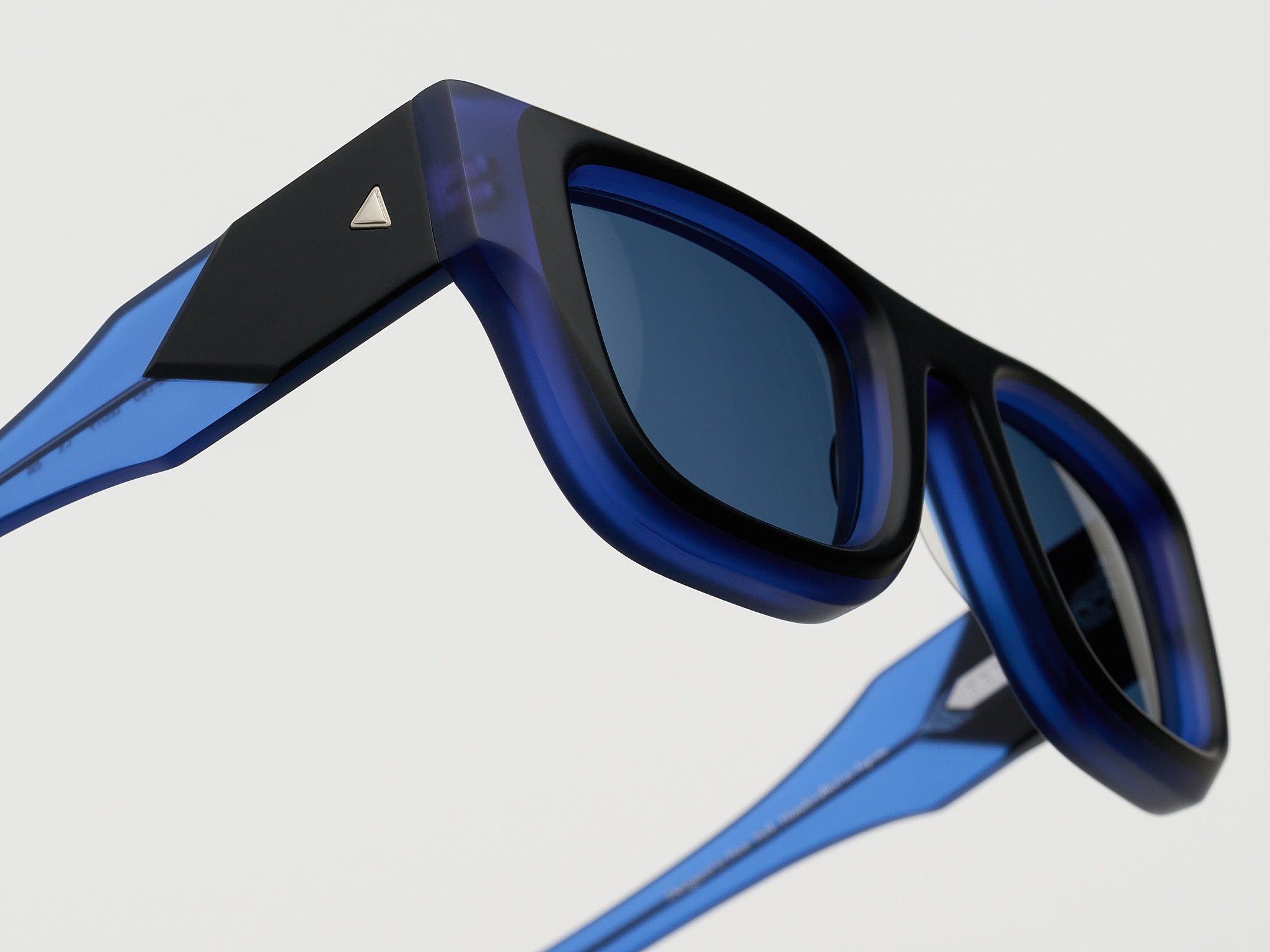 Untitled Matte Blackbird - LE019 #color_matte-blackbird-le019