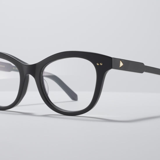 The Charade Optical Matte Black / Gold - TI001 #color_matte-black-gold-ti001